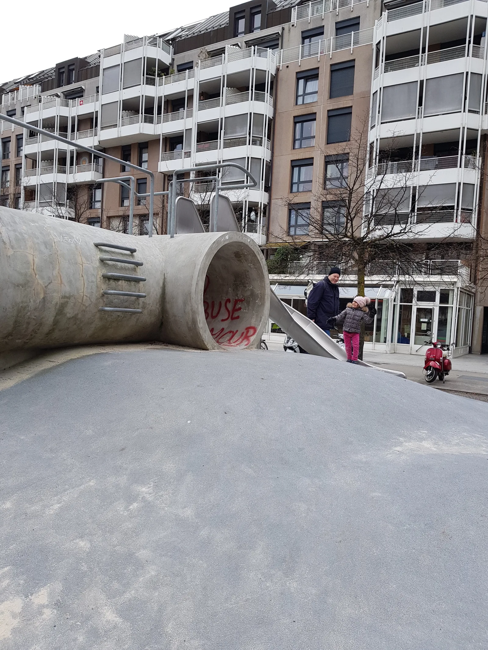 Atmosphere at Parc Baud-Bovy Geneva — travel photo