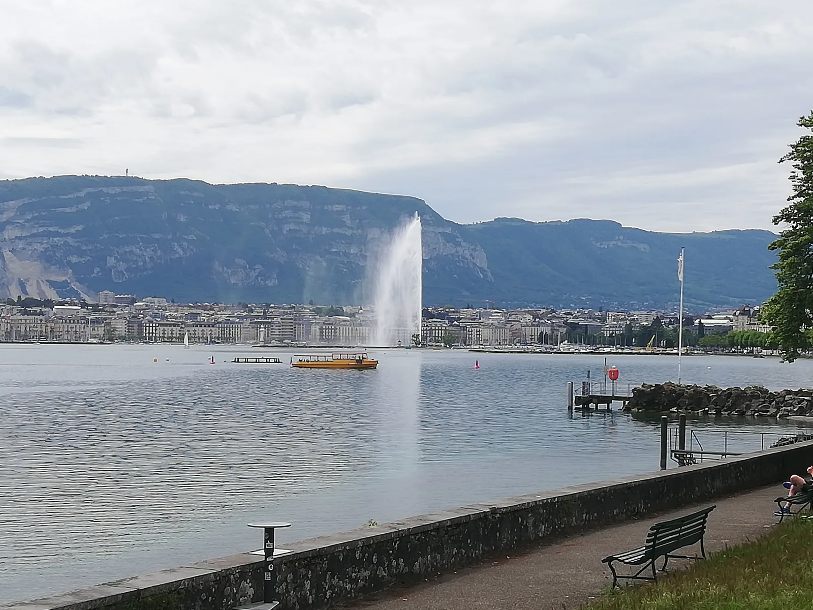 Atmosphere at Parc Mon Repos Geneva — travel photo