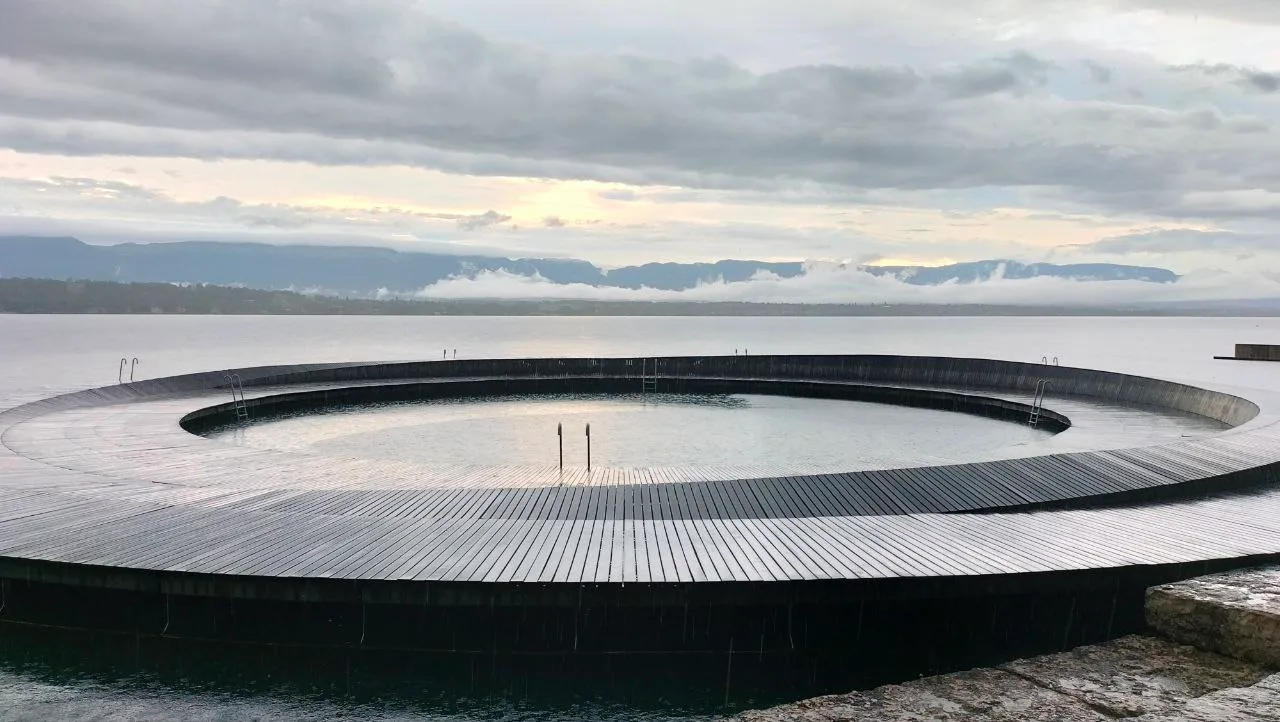 Atmosphere at Pontons de Cologny Geneva — travel photo