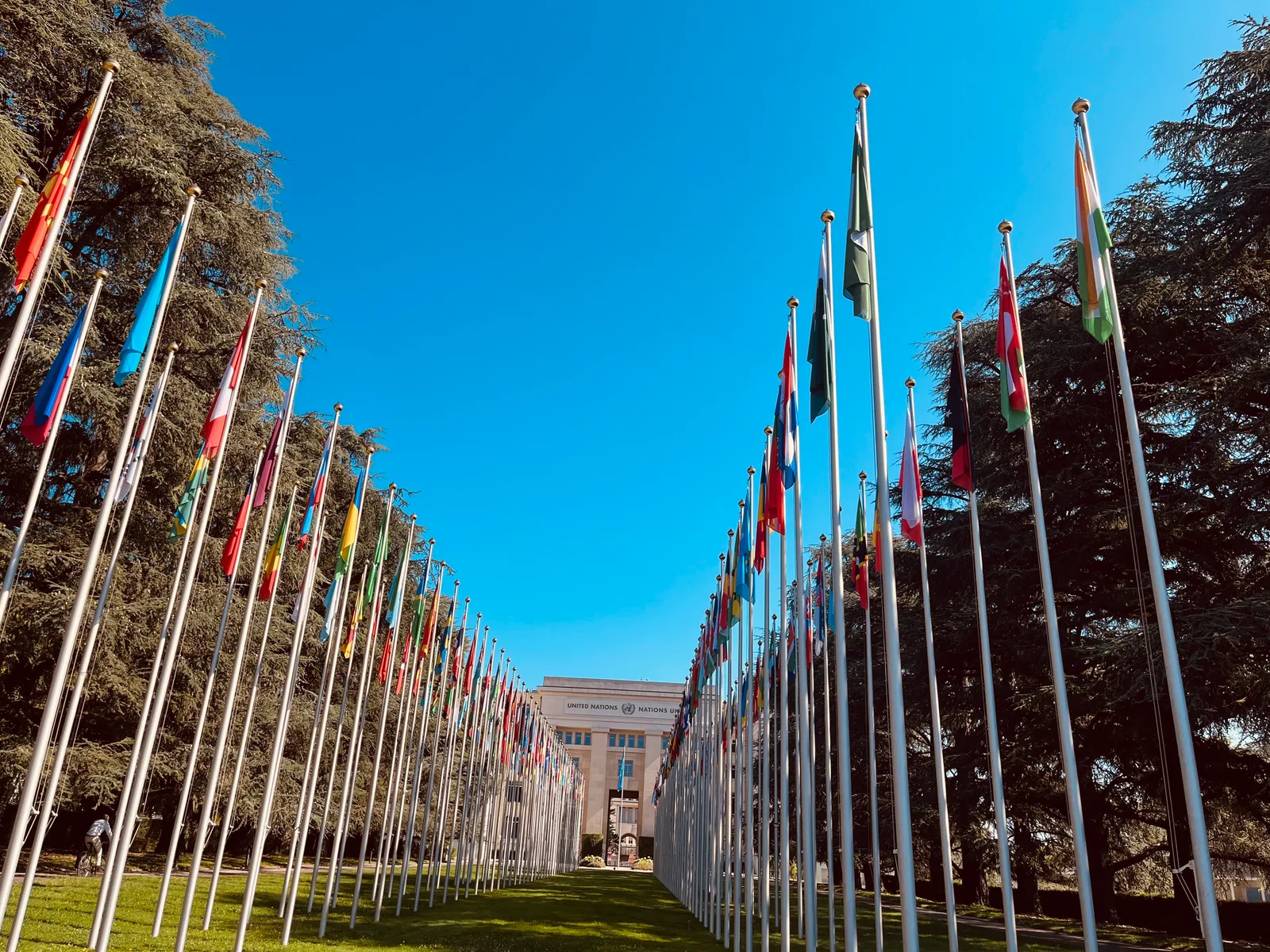 Main view at UN Geneva - Alley of the Flags Geneva — travel photo