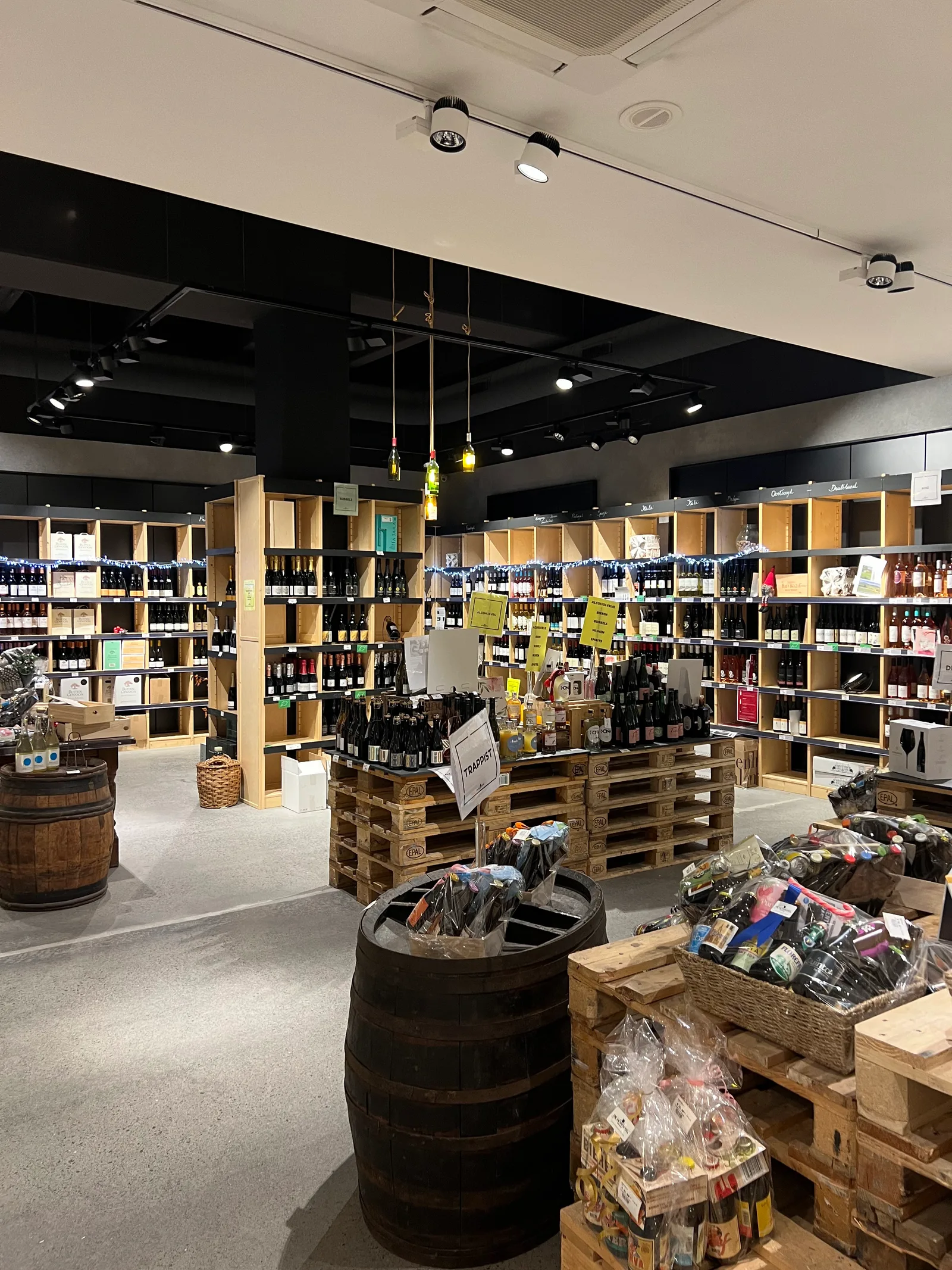 Interior at De Hopduvel Ghent — travel photo