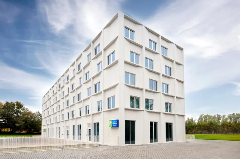 Holiday Inn Express & Suites Gent, an IHG Hotel
