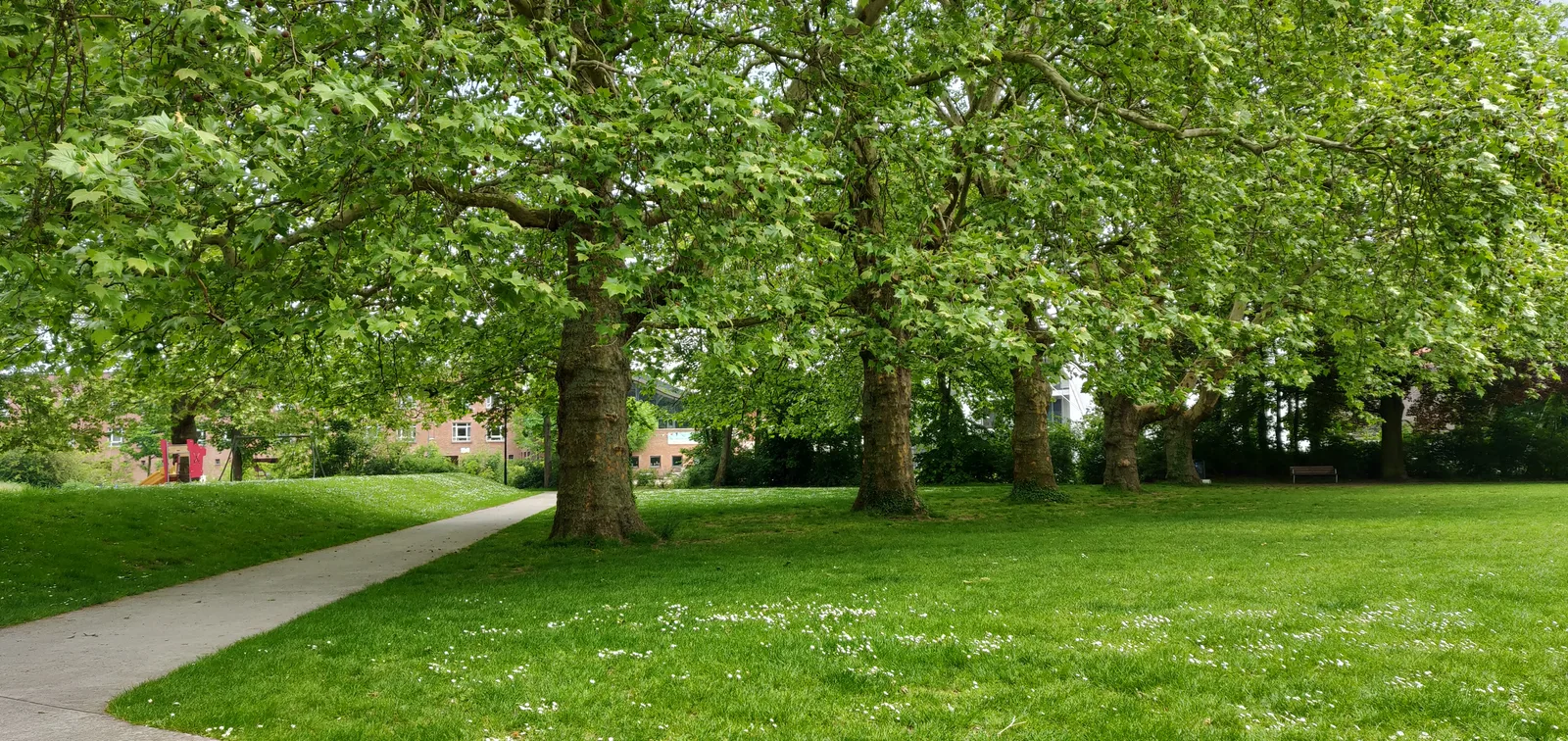 Atmosphere at Keizerpark Ghent — travel photo
