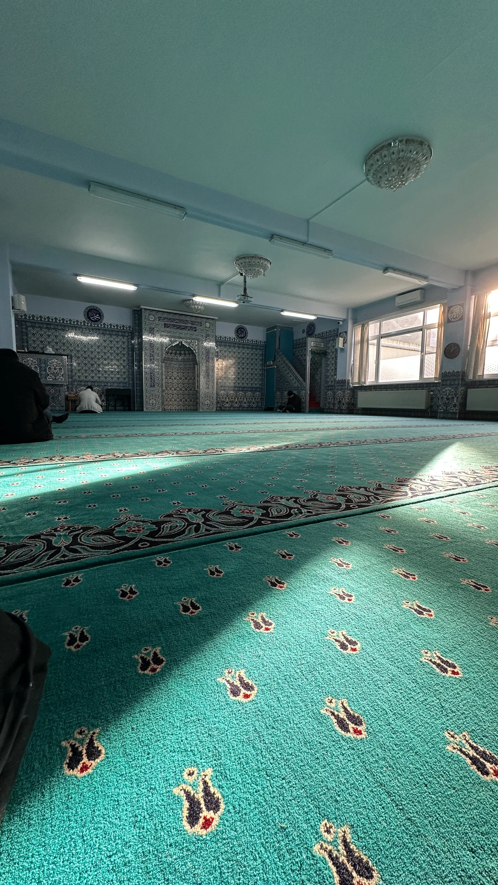 Atmosphere at Yavuz Sultan Selim Camii Ledeberg Ghent — travel photo