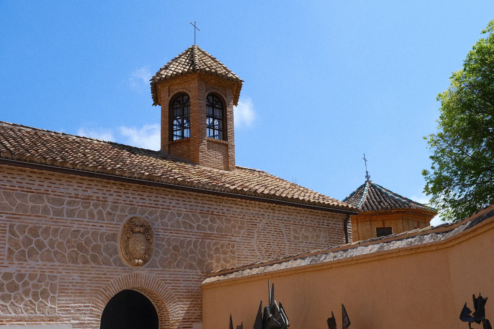 Details at Abadía del Sacromonte Granada — travel photo