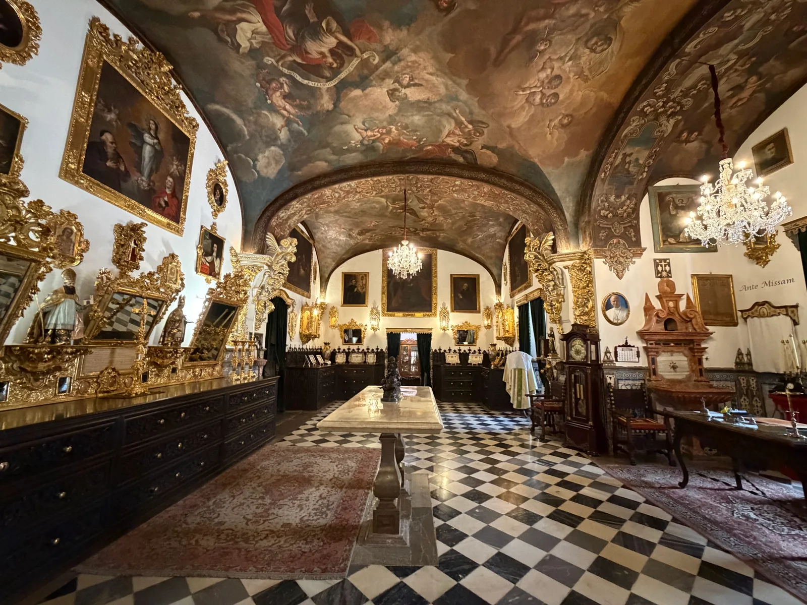 Main view at Basílica de San Juan de Dios Granada — travel photo