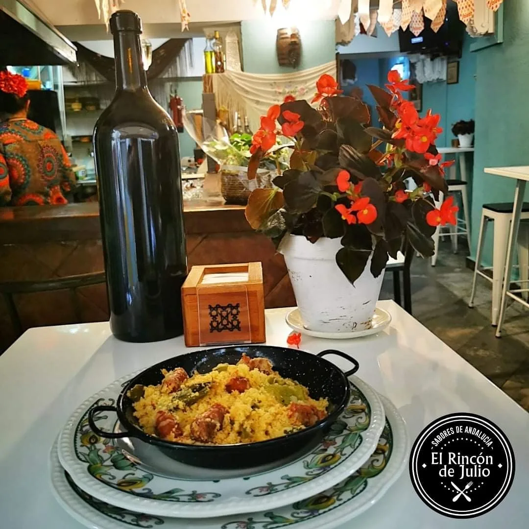 Atmosphere at El Rincón de Julio Granada — travel photo