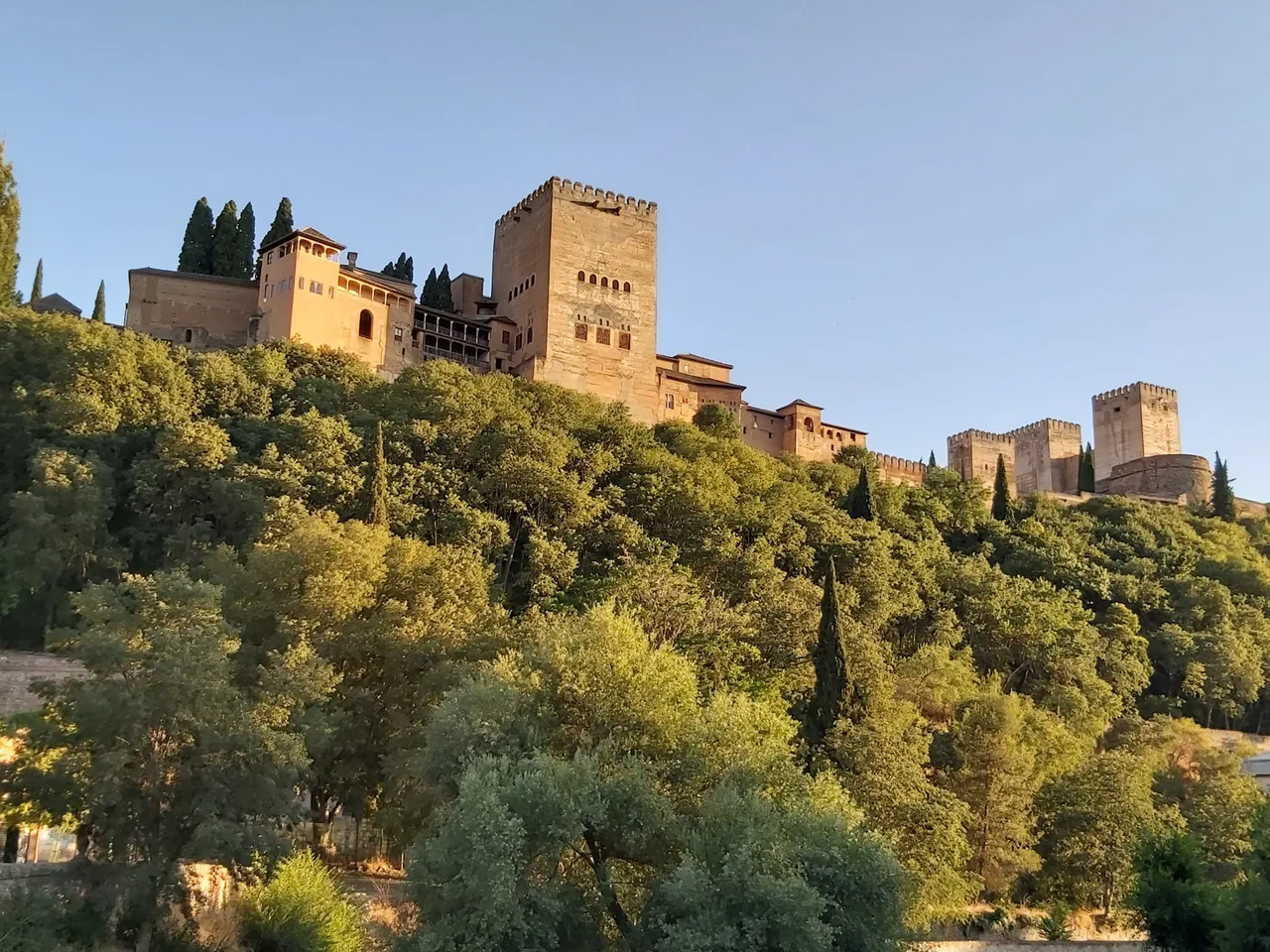 Fuente del Paseo de los Tristes — hidden gems guide Granada