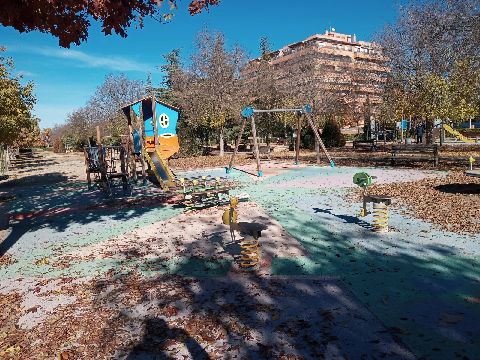Atmosphere at Infantil Argentinita Park Granada — travel photo
