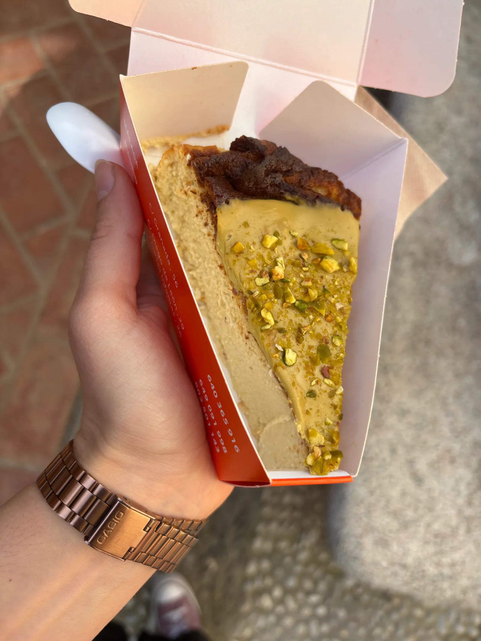 Atmosphere at La tarta de la madre de Cris Granada — travel photo