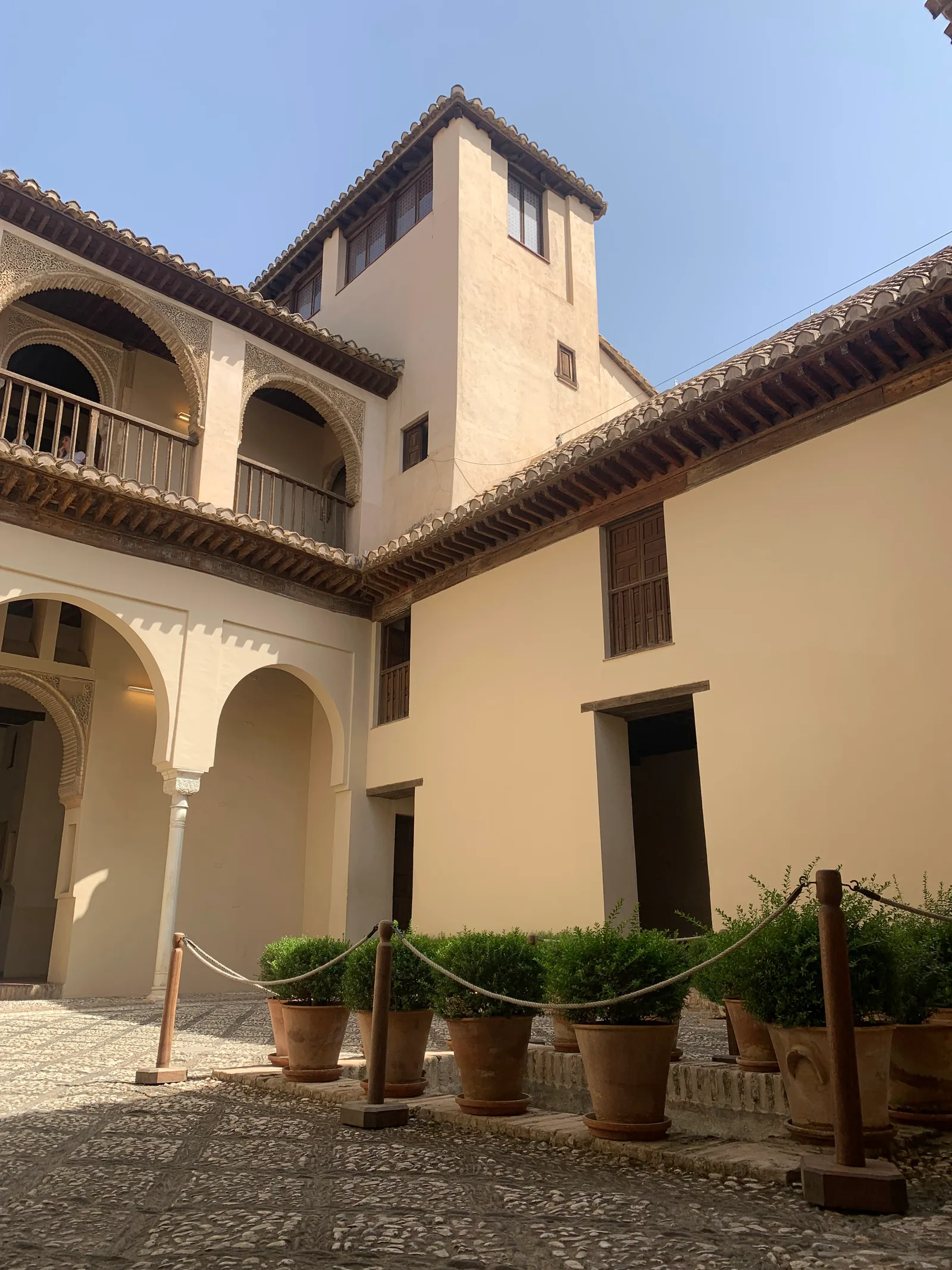 Details at Palacio de Dar al-Horra Granada — travel photo