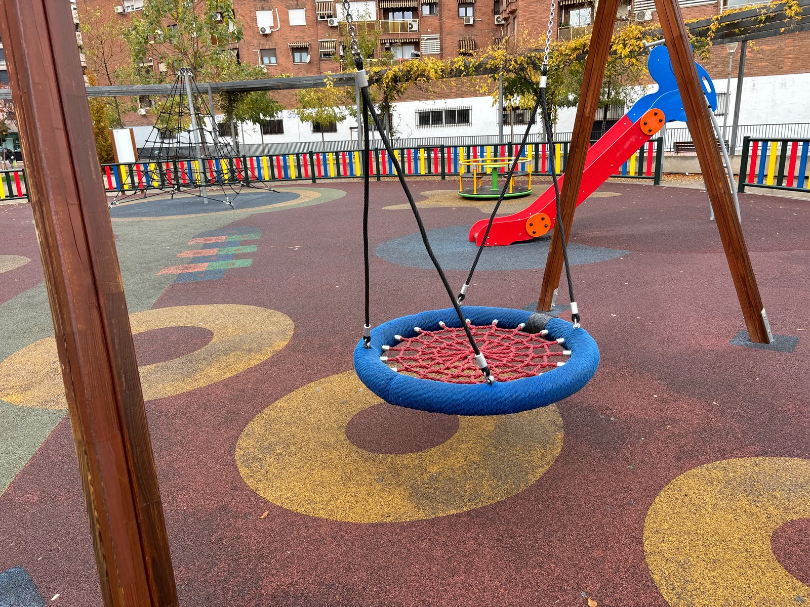 Atmosphere at Parque infantil "Parque Automovilístico" Granada — travel photo