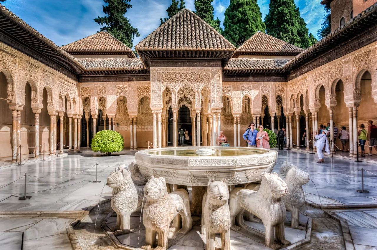 Patio de Los Leones
