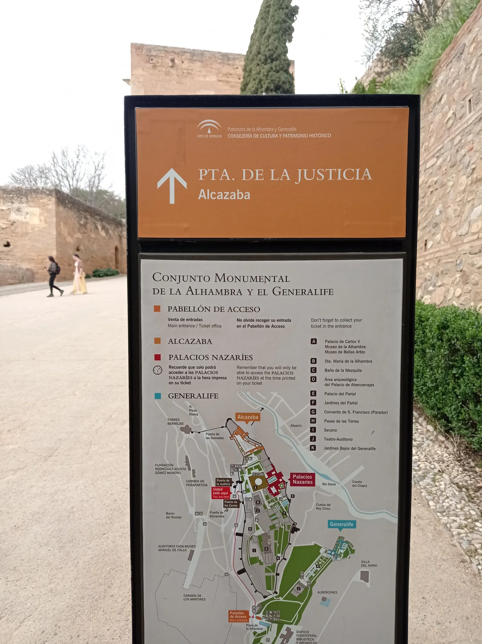 Atmosphere at Puerta de la Justicia Granada — travel photo