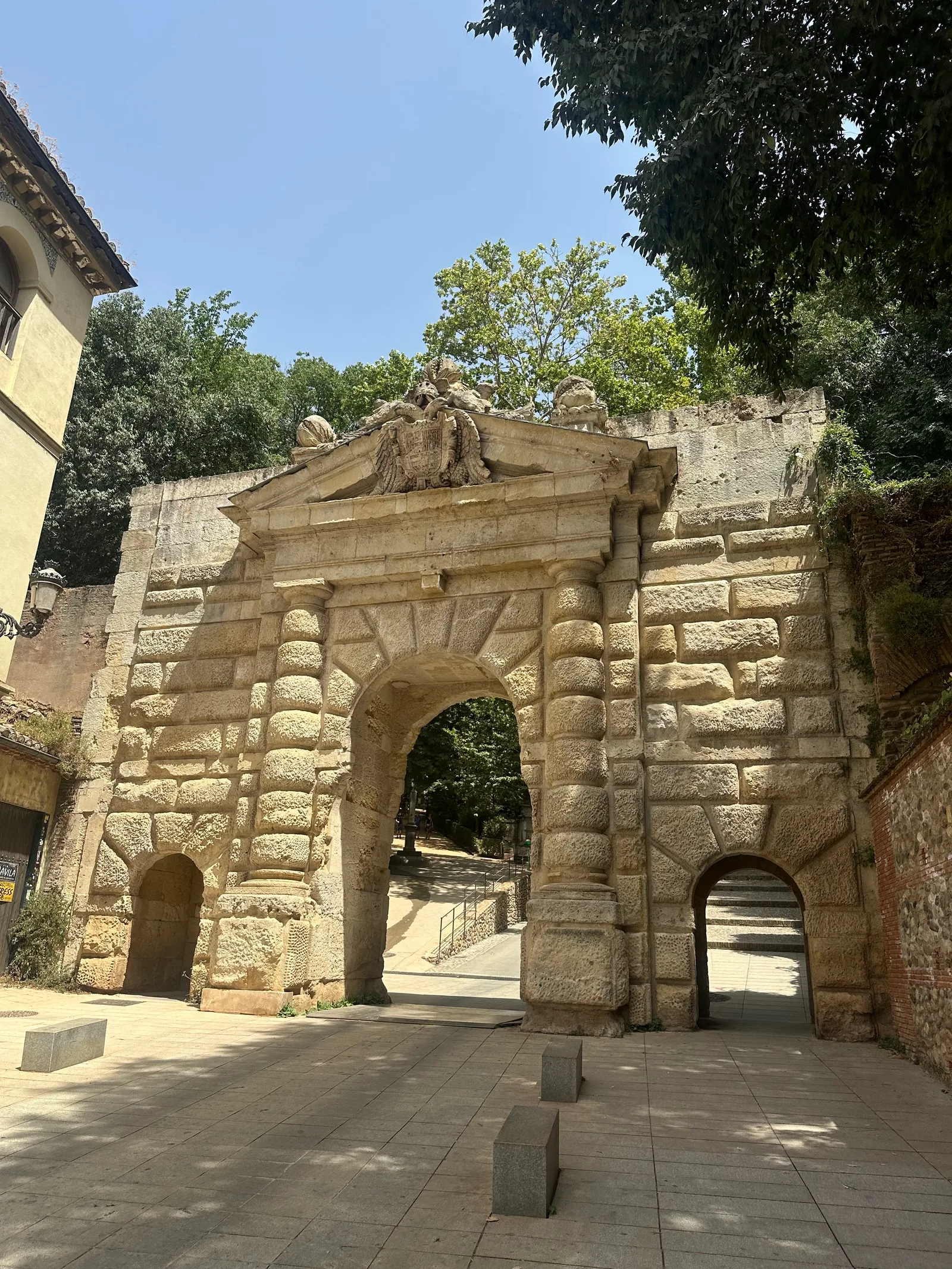 Details at Puerta de las Granadas Granada — travel photo
