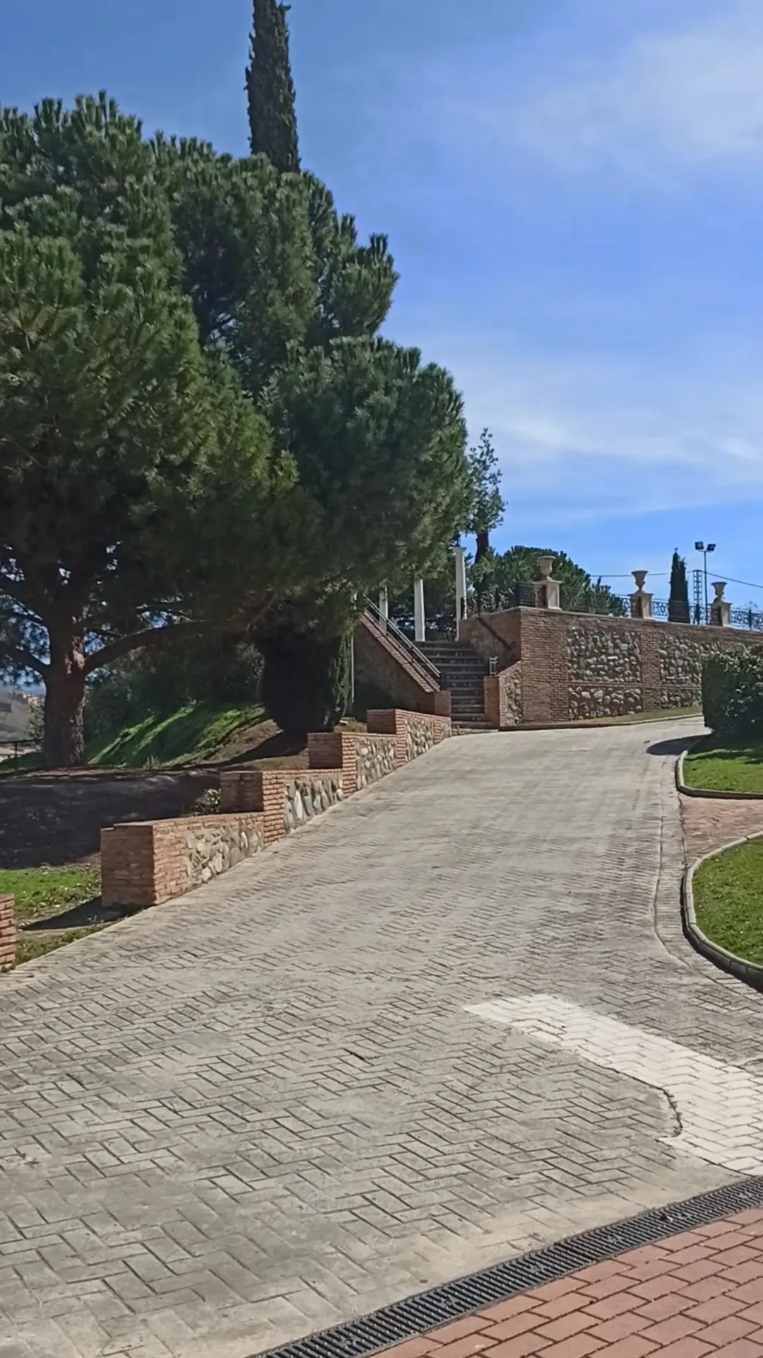 Main view at Quinta Alegre Garden Granada — travel photo