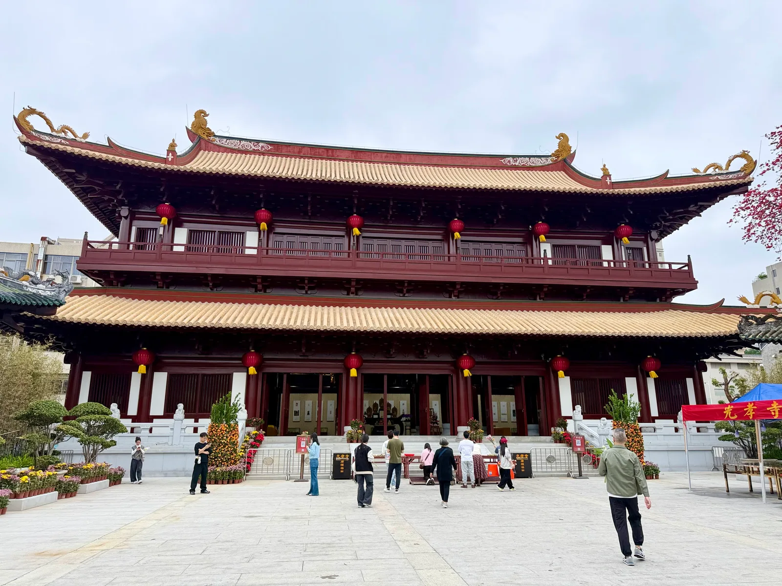 Atmosphere at Guangxiao Temple Guangzhou — travel photo