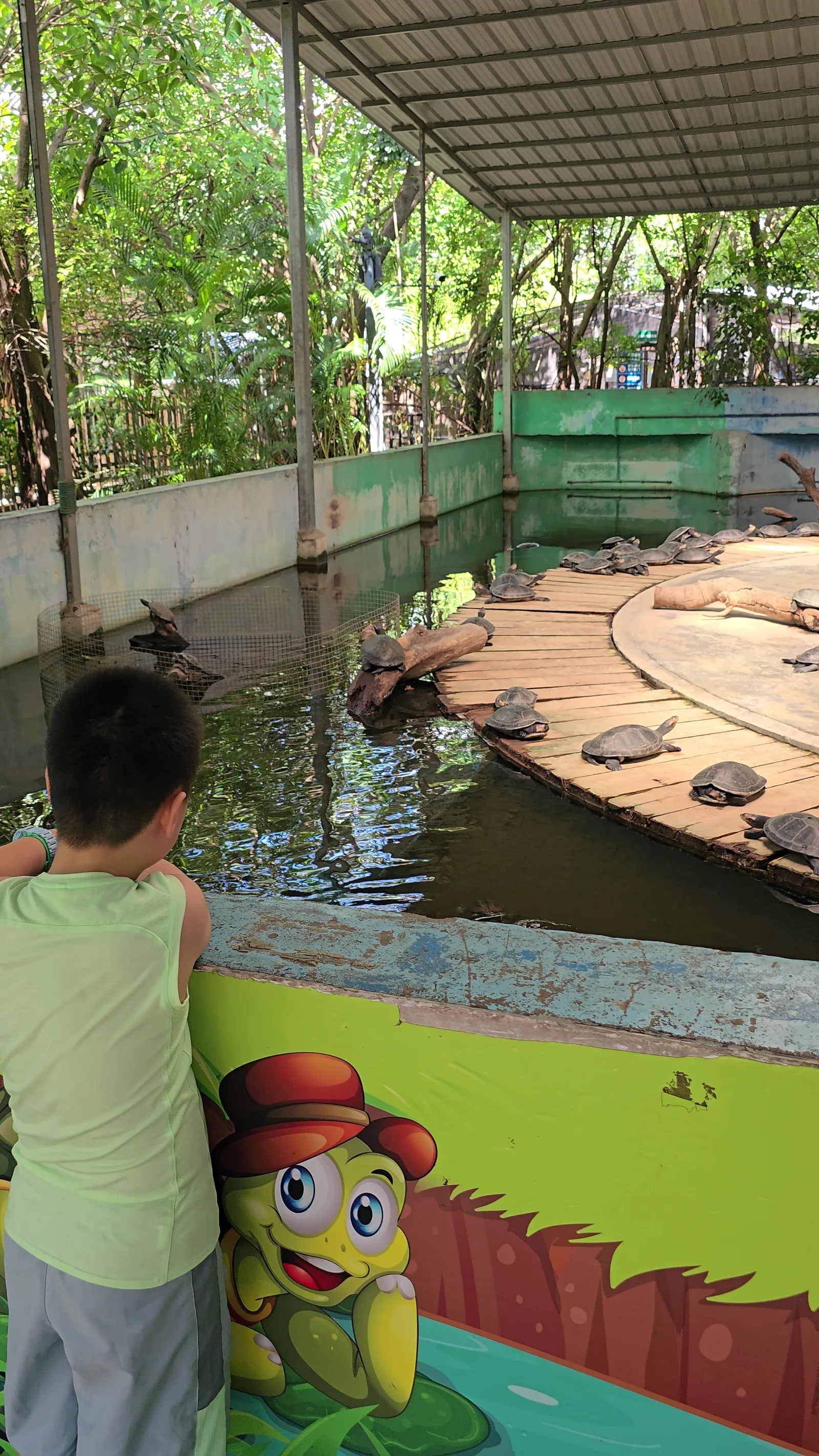 Interior at Guangzhou Crocodile Park Guangzhou — travel photo