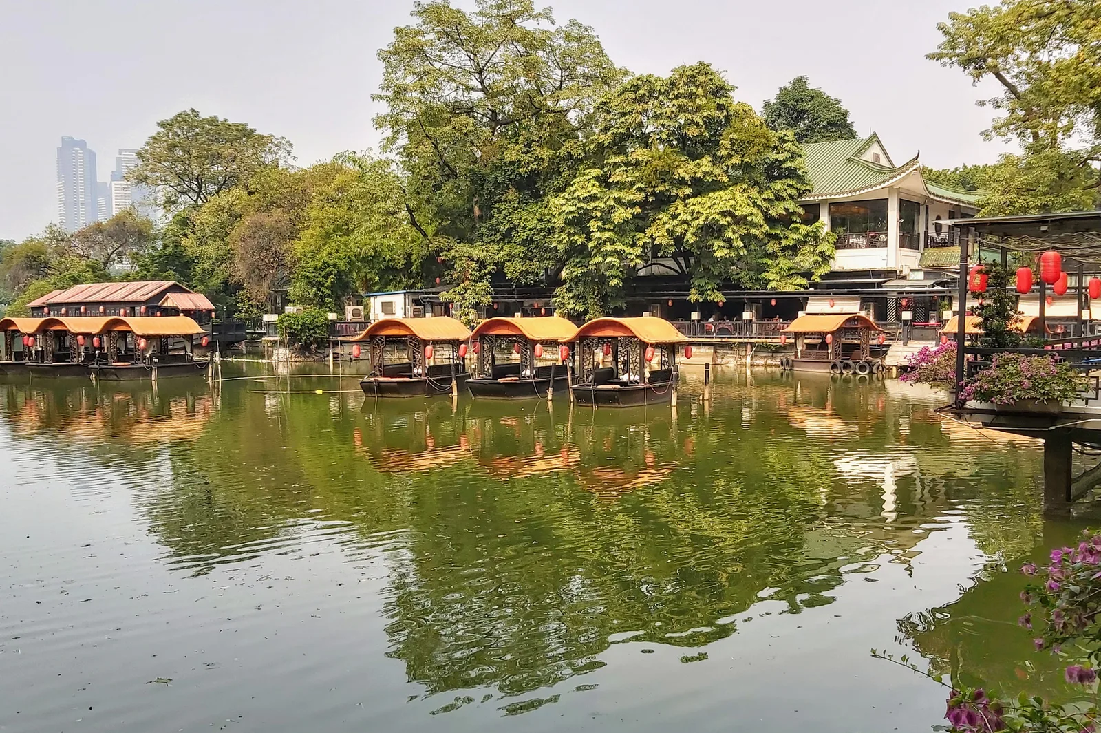 Main view at Guangzhou Liwanhu Park Guangzhou — travel photo