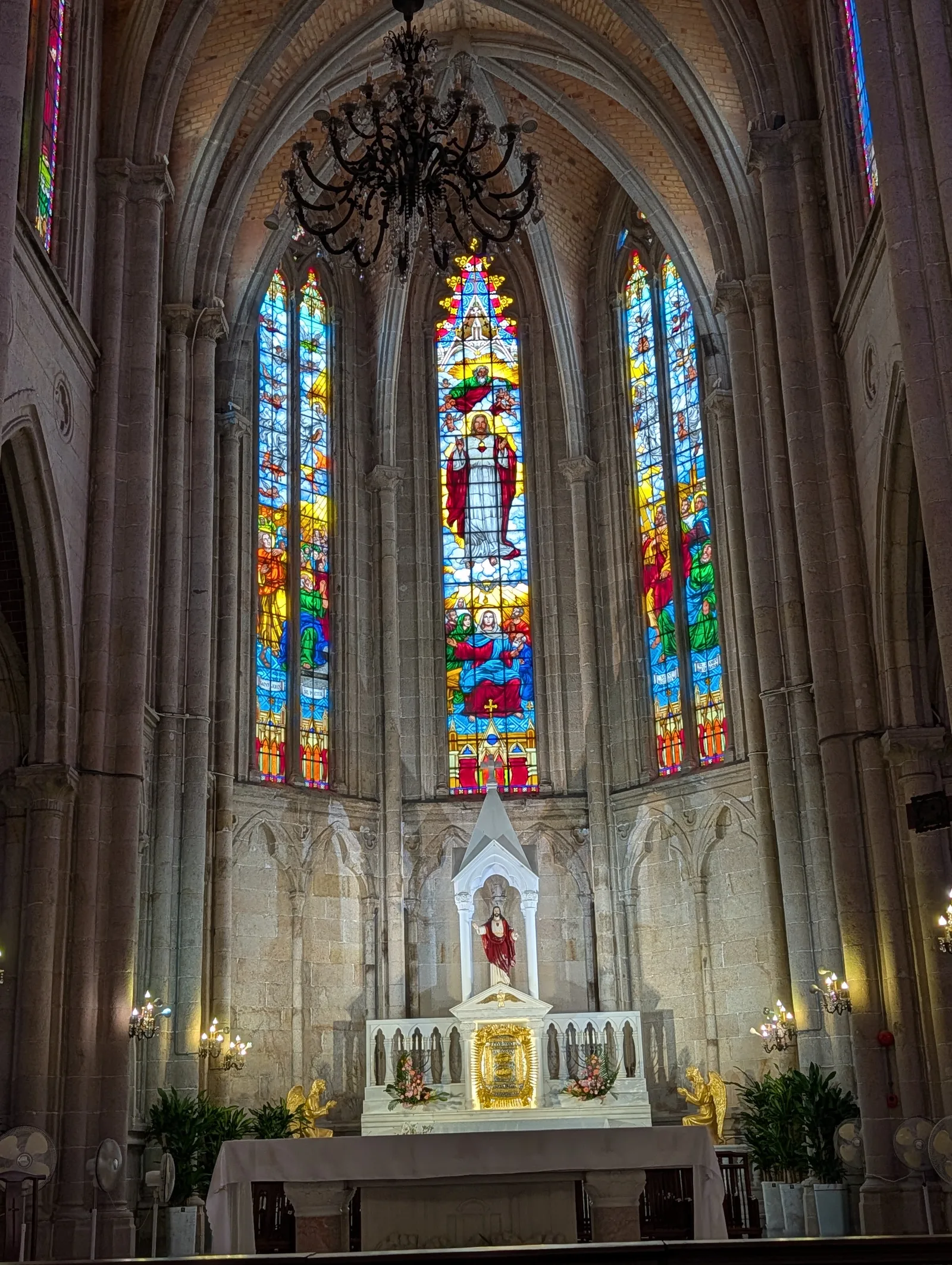 Atmosphere at Guangzhou Sacred Heart Cathedral Guangzhou — travel photo