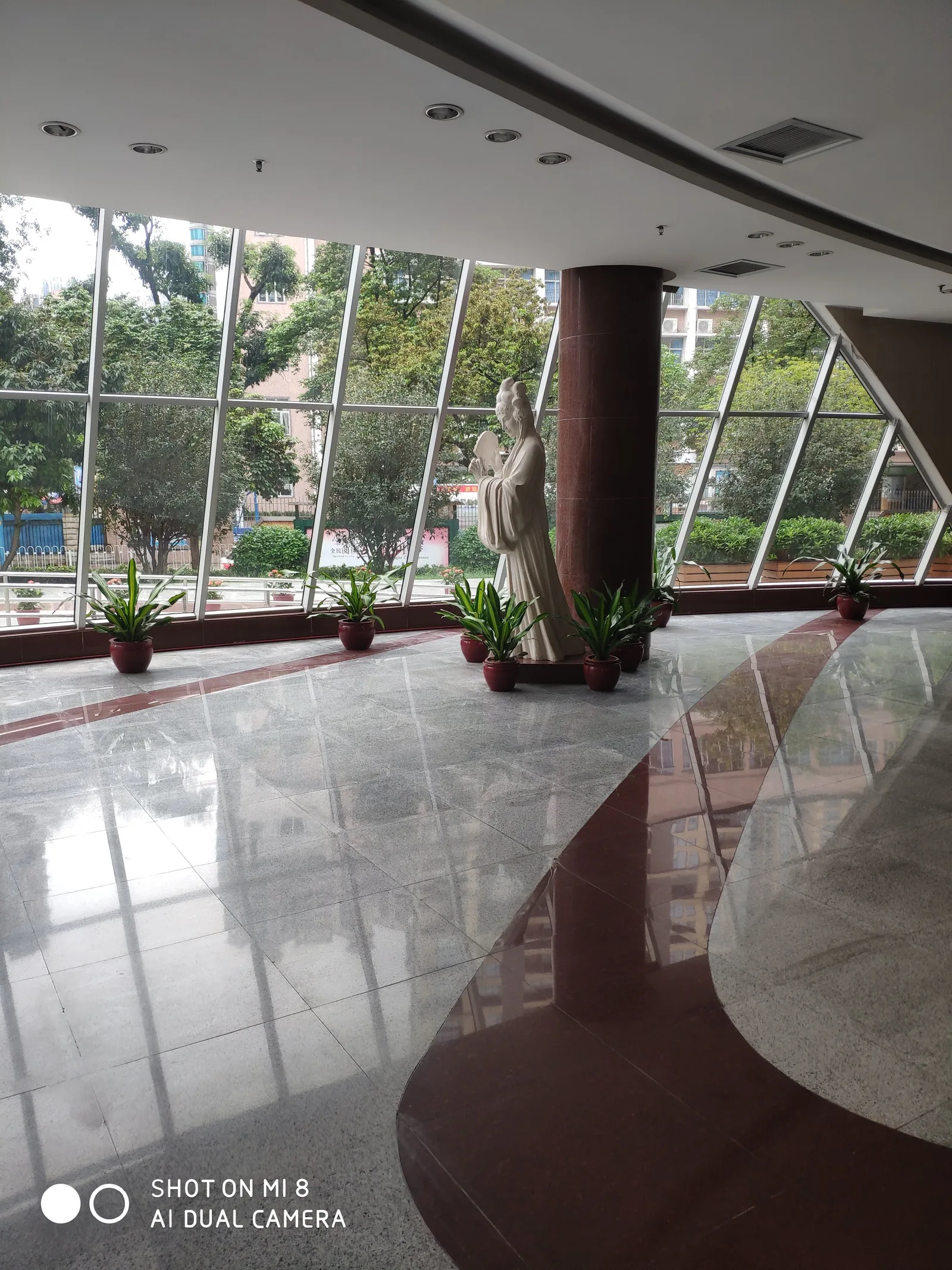 Atmosphere at Hong Xiannv Art Center Guangzhou — travel photo