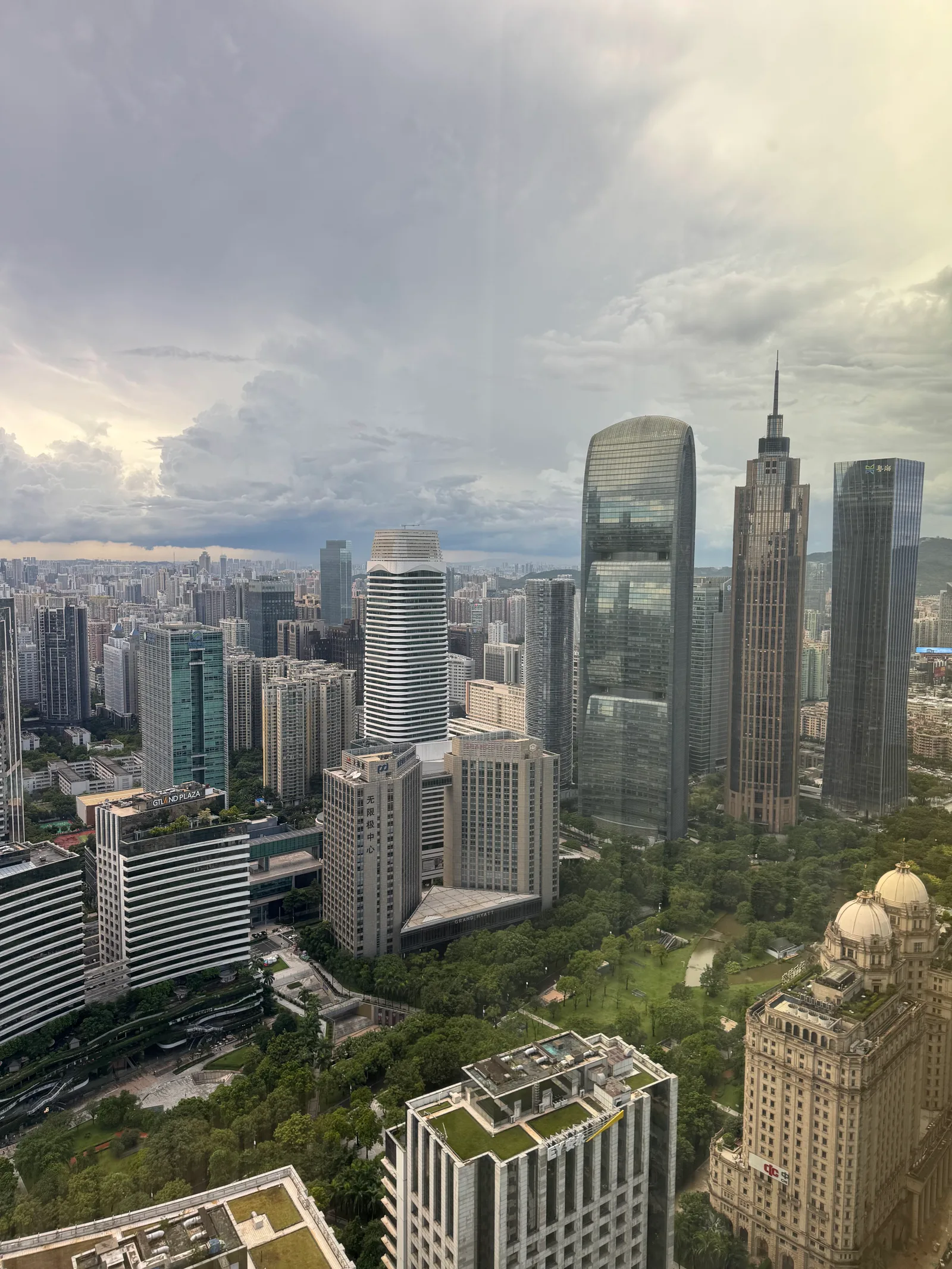 Atmosphere at Jumeirah Living Guangzhou - Residences Guangzhou — travel photo