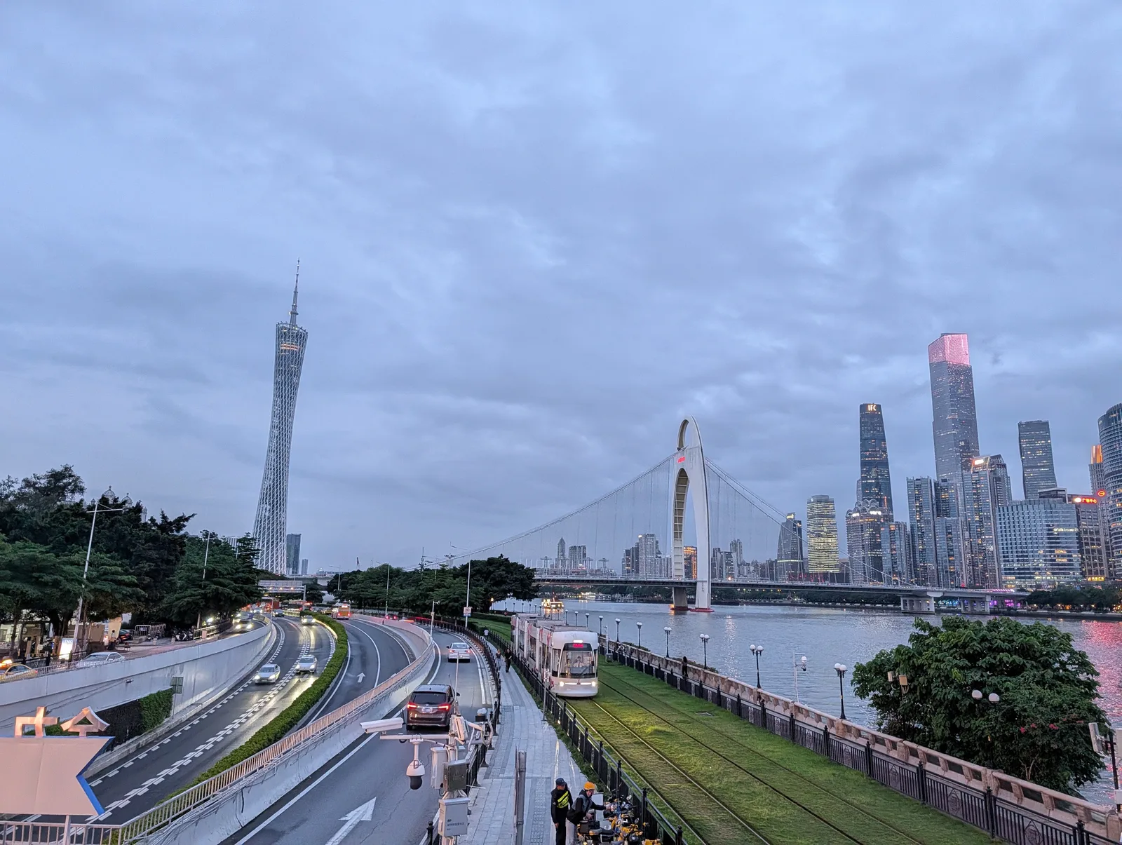 Atmosphere at Liede Bridge Guangzhou — travel photo