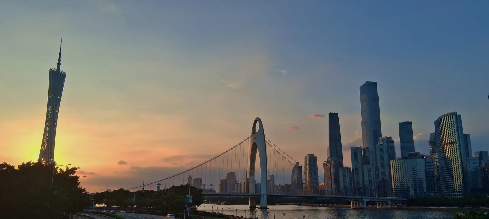 Details at Party Pier Plaza Guangzhou — travel photo