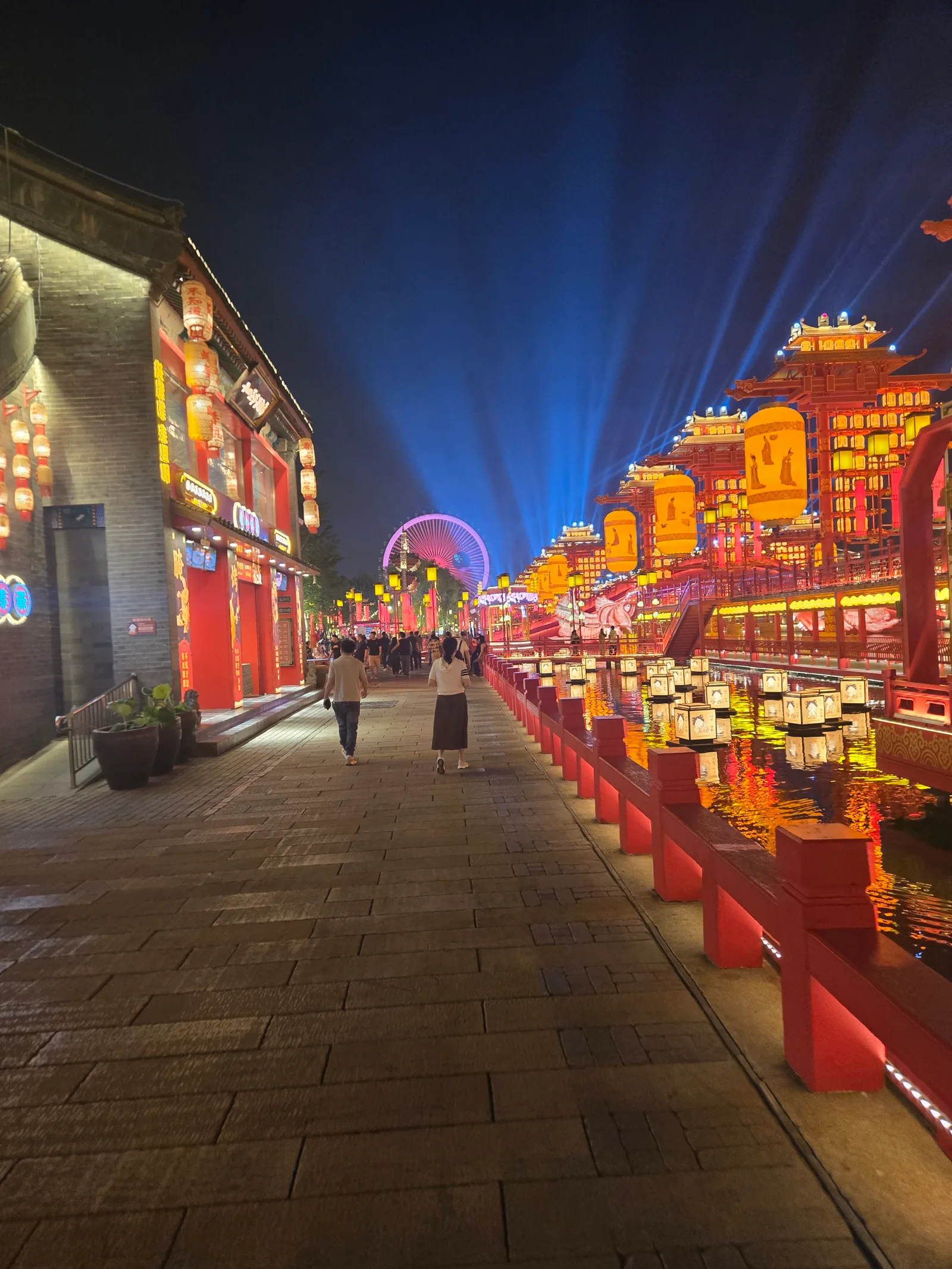 Atmosphere at 西关古老大屋 Guangzhou — travel photo
