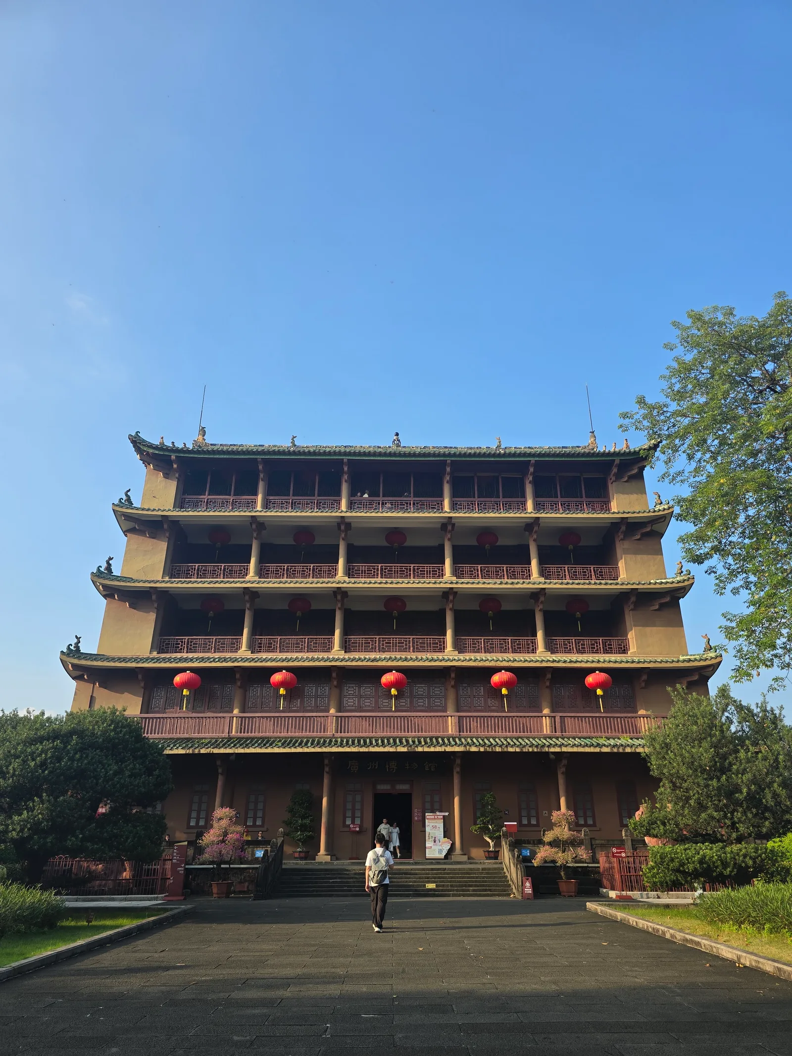 Interior at 镇海楼 Guangzhou — travel photo