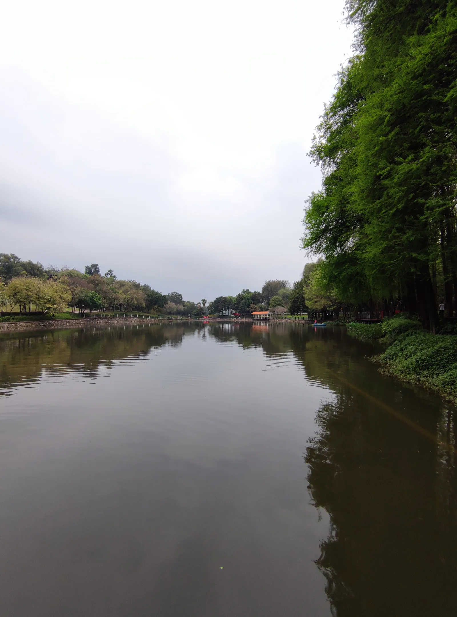 Main view at 麓湖公园 Guangzhou — travel photo