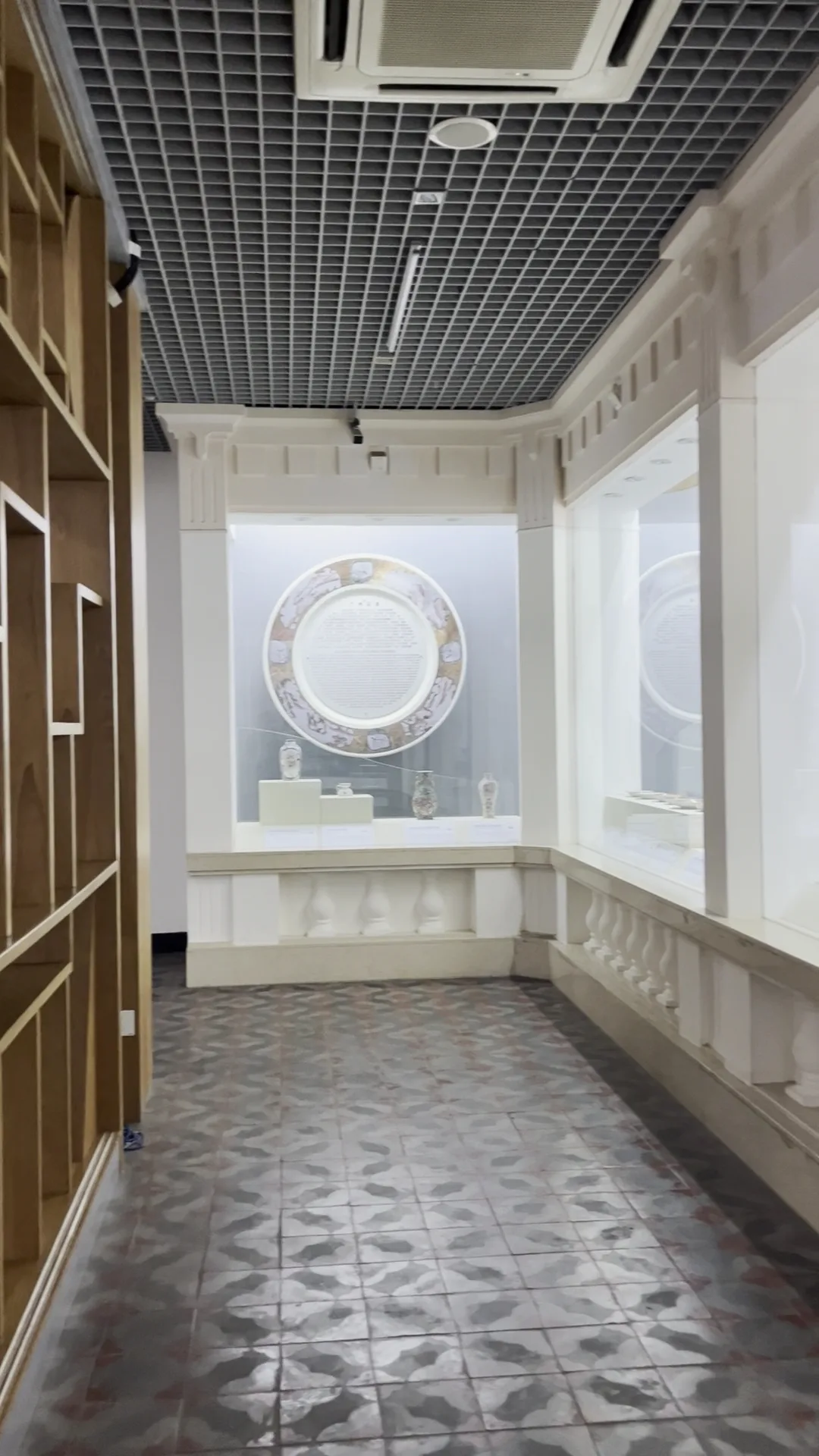 Interior at 广州艺术博物院 Guangzhou — travel photo