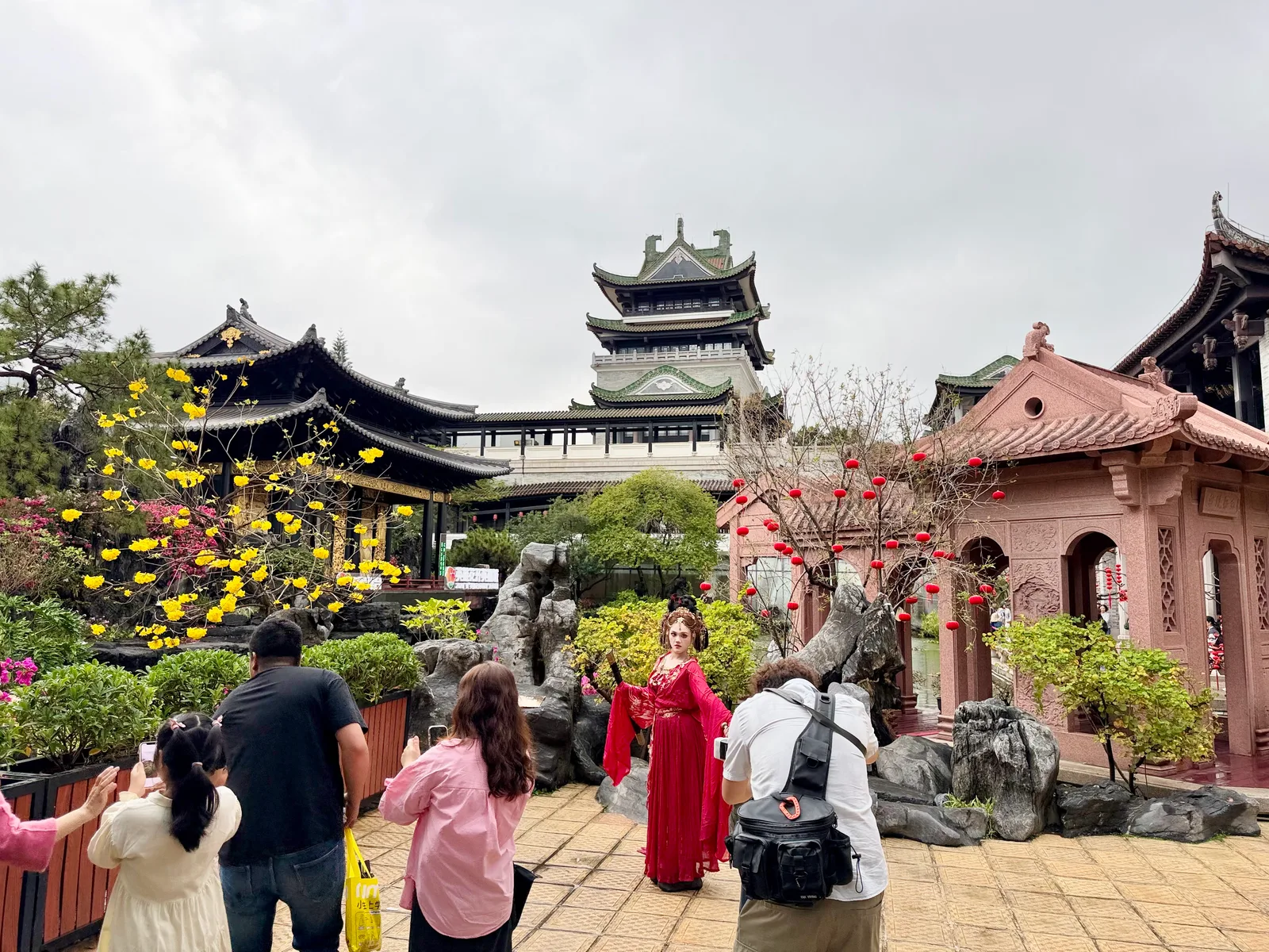 Interior at 粤剧艺术博物馆 Guangzhou — travel photo
