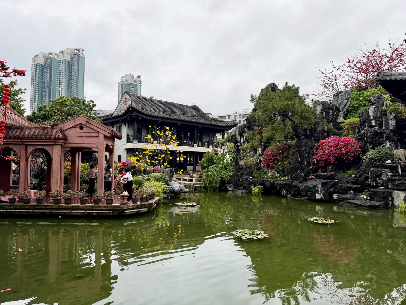 Details at 粤剧艺术博物馆 Guangzhou — travel photo