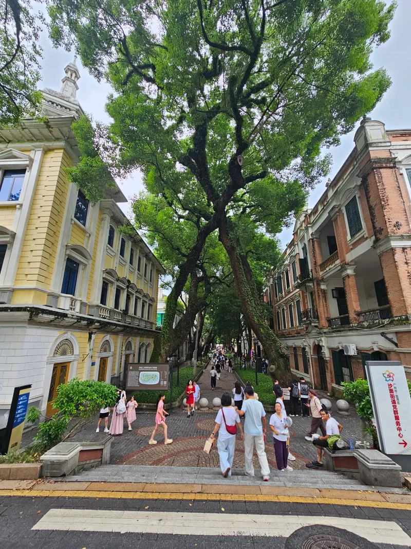Shamian Tourist Zone — history museum in Guangzhou