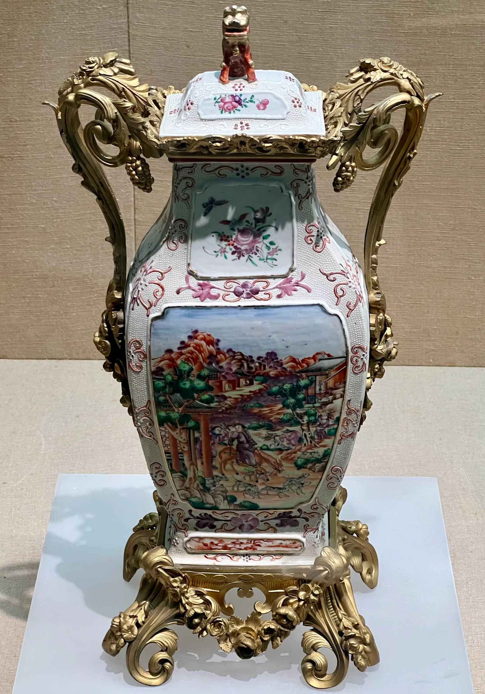 Main view at Shisanhang Museum Guangzhou — travel photo