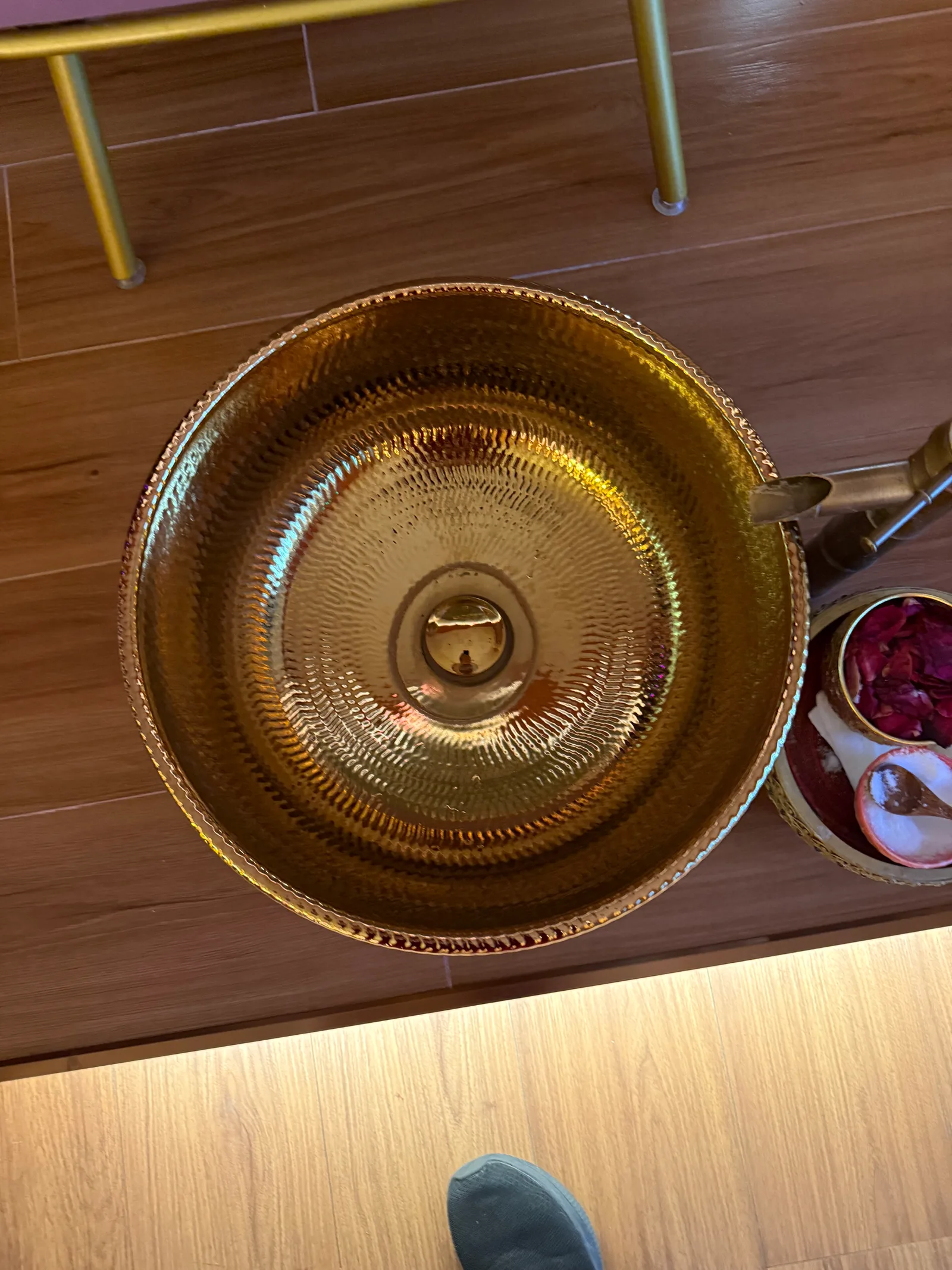 Atmosphere at Yizhichan Traditional Chinese Medicine Health Club Guangzhou — travel photo