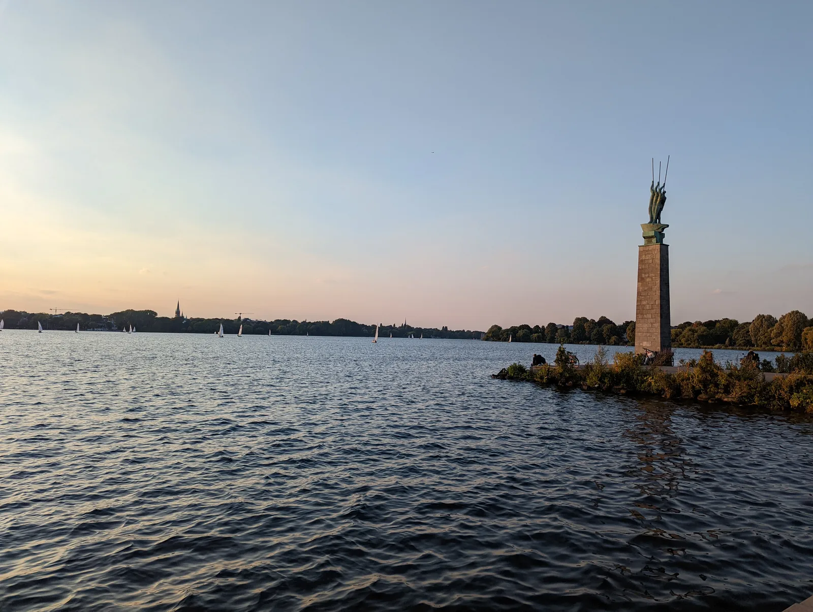 Atmosphere at Alsterwiese Schwanenwik Hamburg — travel photo