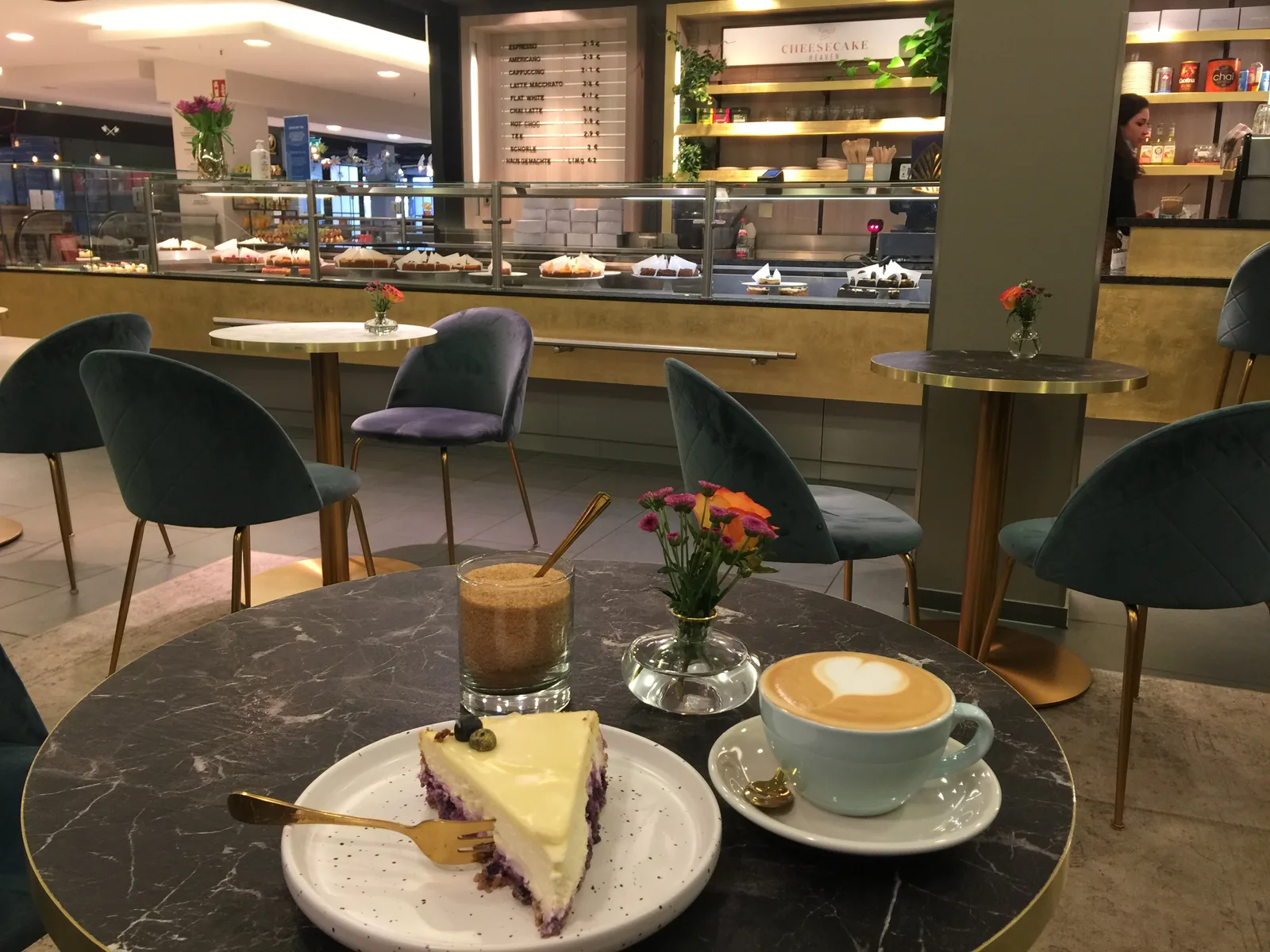 Main view at Cheesecake Heaven Hamburg — travel photo
