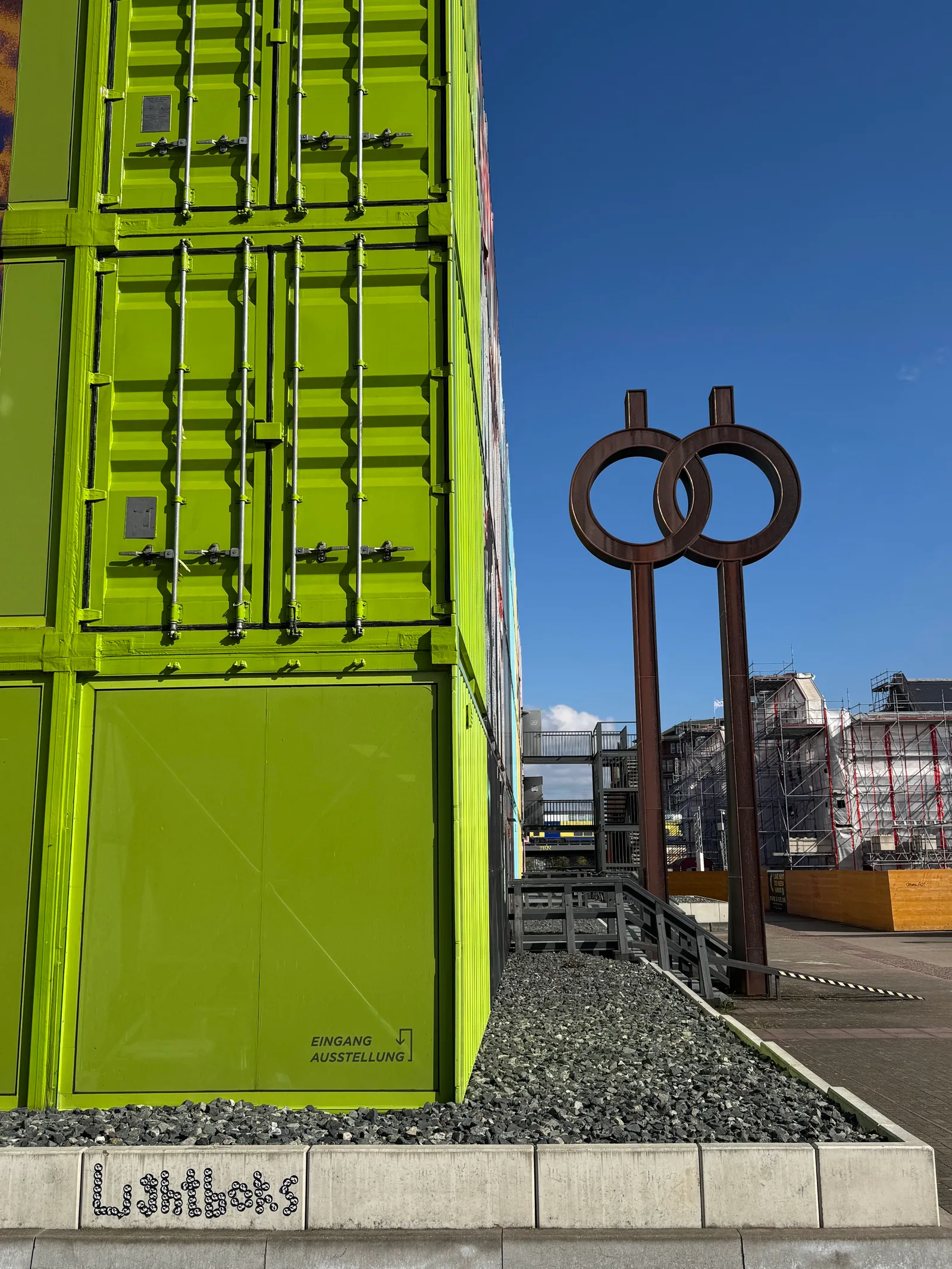 Details at Deichtorhallen Hamburg — travel photo