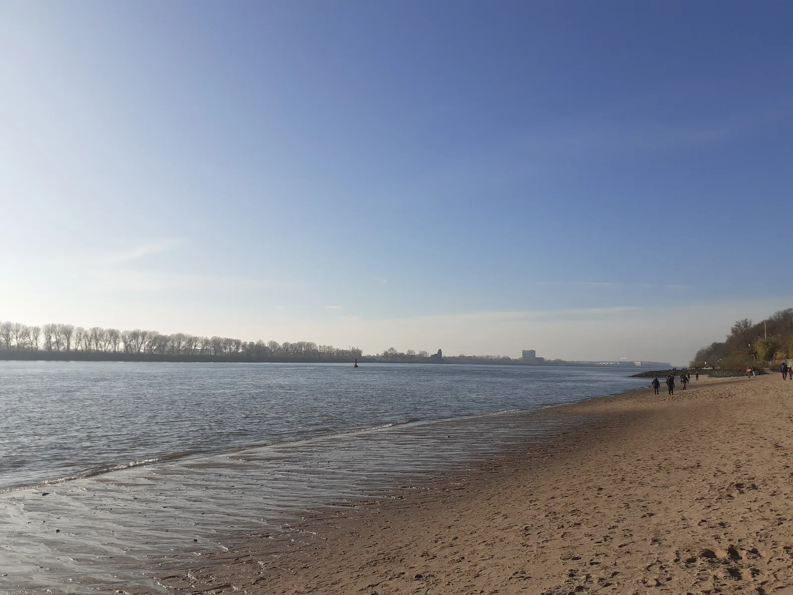 Atmosphere at Elbstrand Hamburg — travel photo