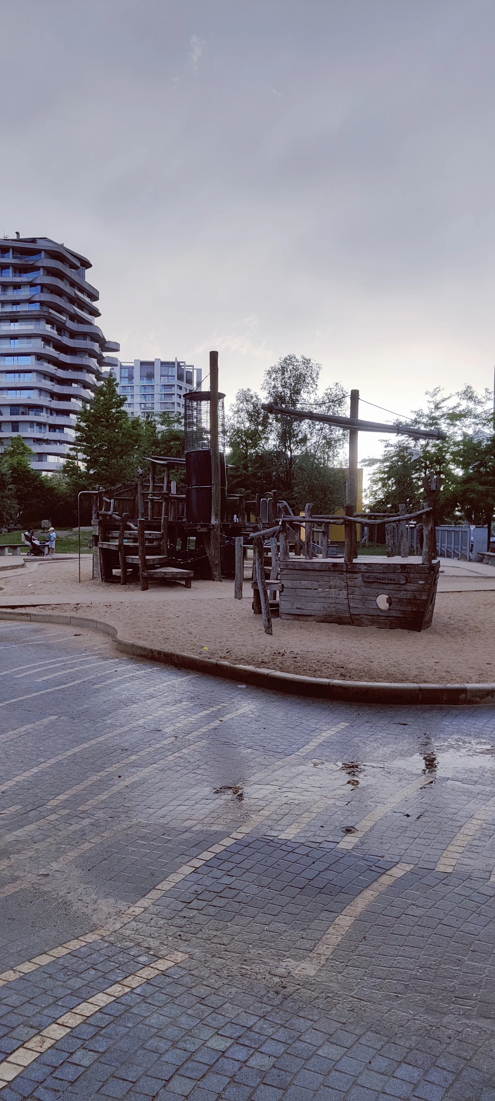 Atmosphere at Grasbrookpark Hamburg — travel photo