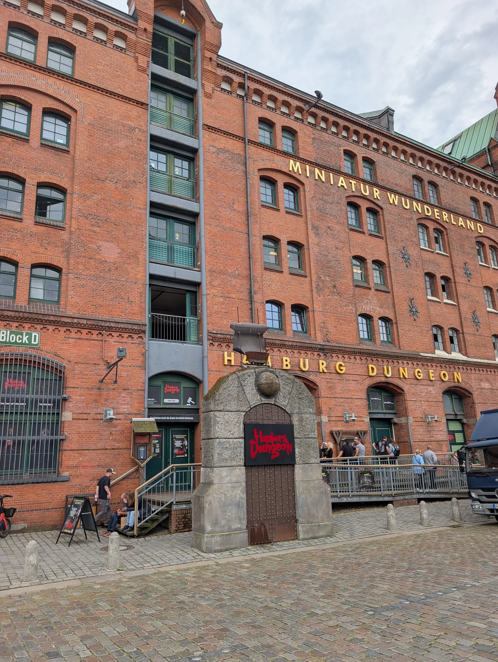 Main view at Hamburg Dungeon Hamburg — travel photo