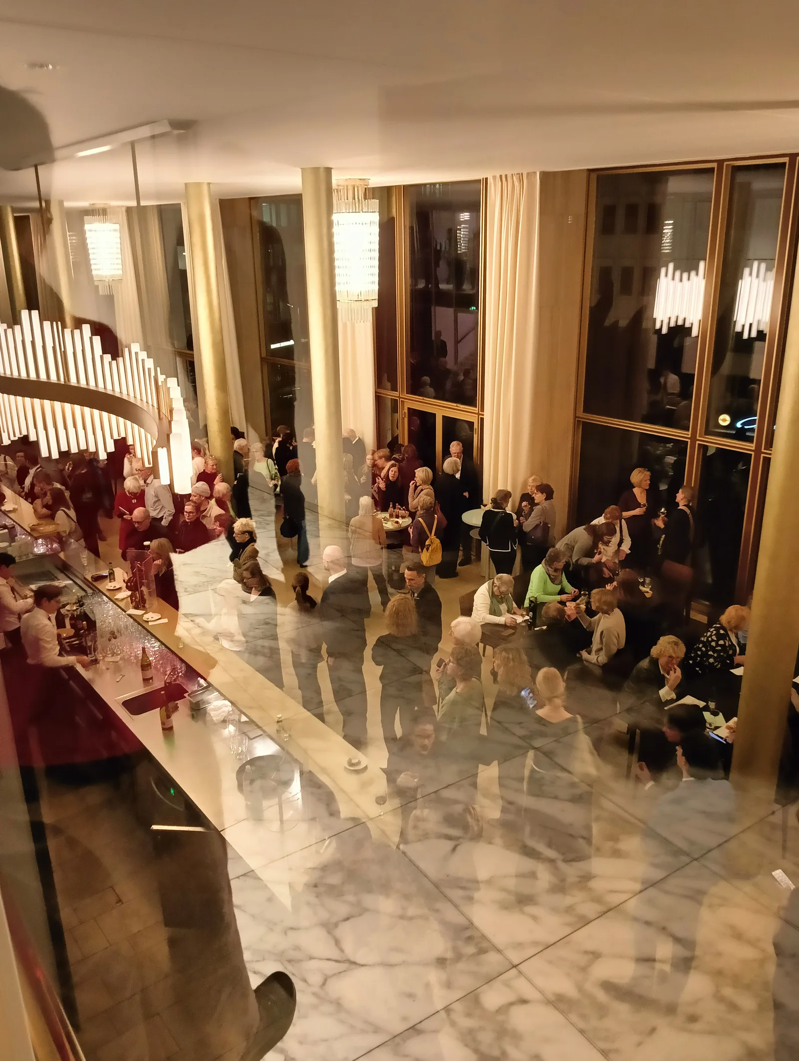 Atmosphere at Hamburg State Opera Hamburg — travel photo