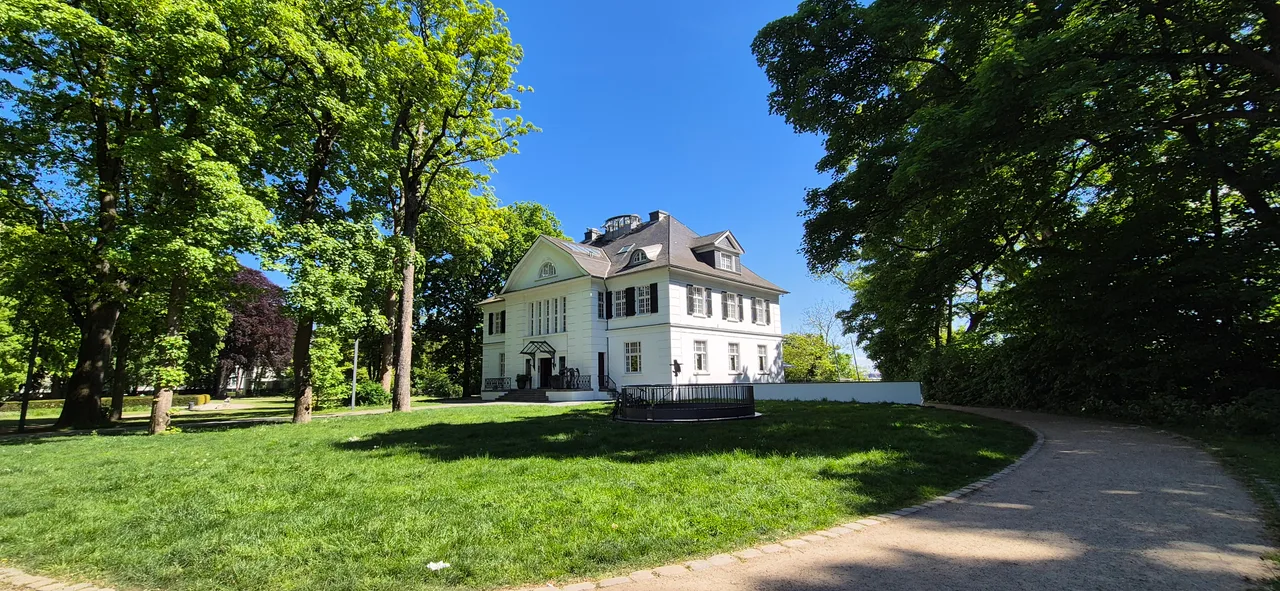 Heinepark — romantic guide Hamburg