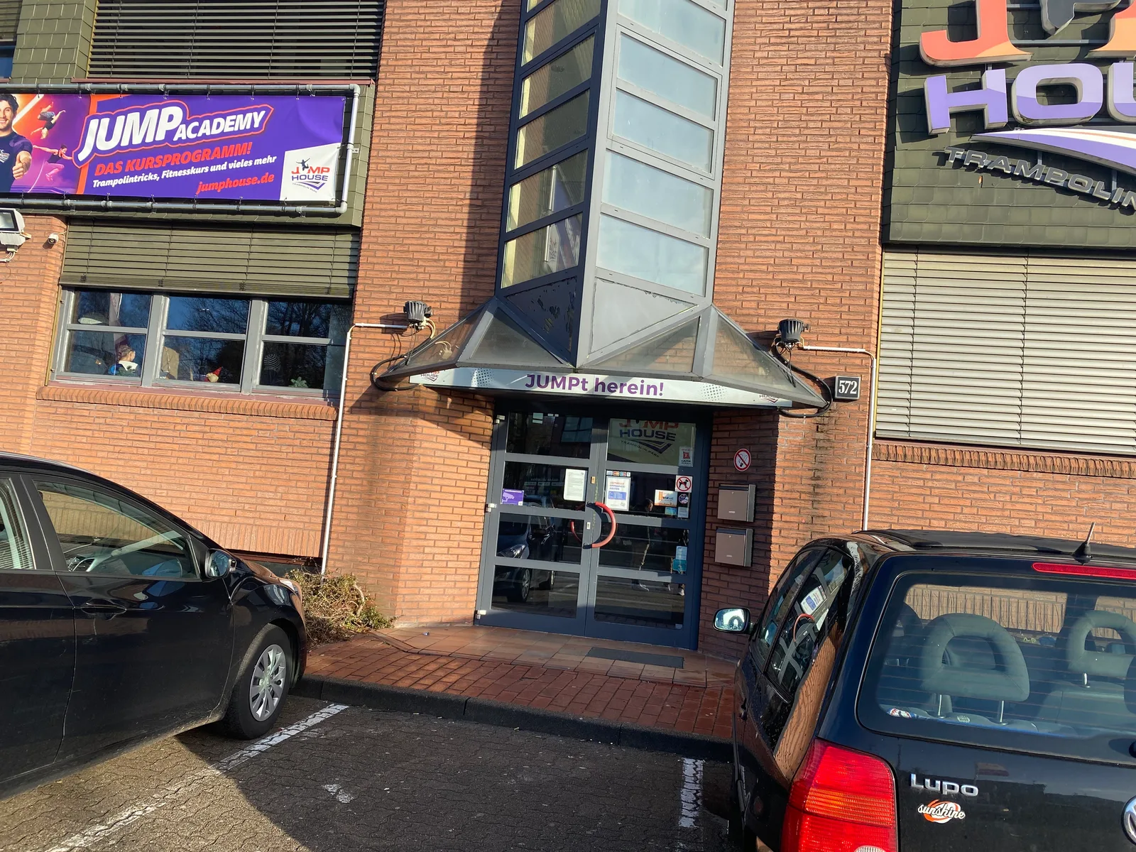 Atmosphere at JUMP House Trampolinpark Hamburg-Stellingen Hamburg — travel photo