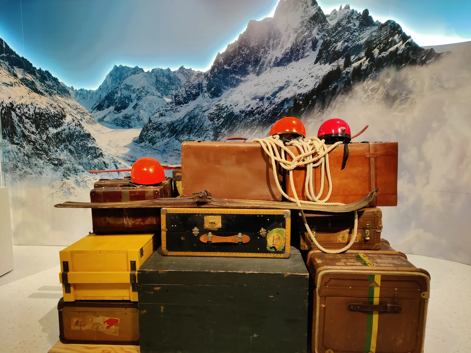 Atmosphere at MONTBLANC HAUS Hamburg — travel photo