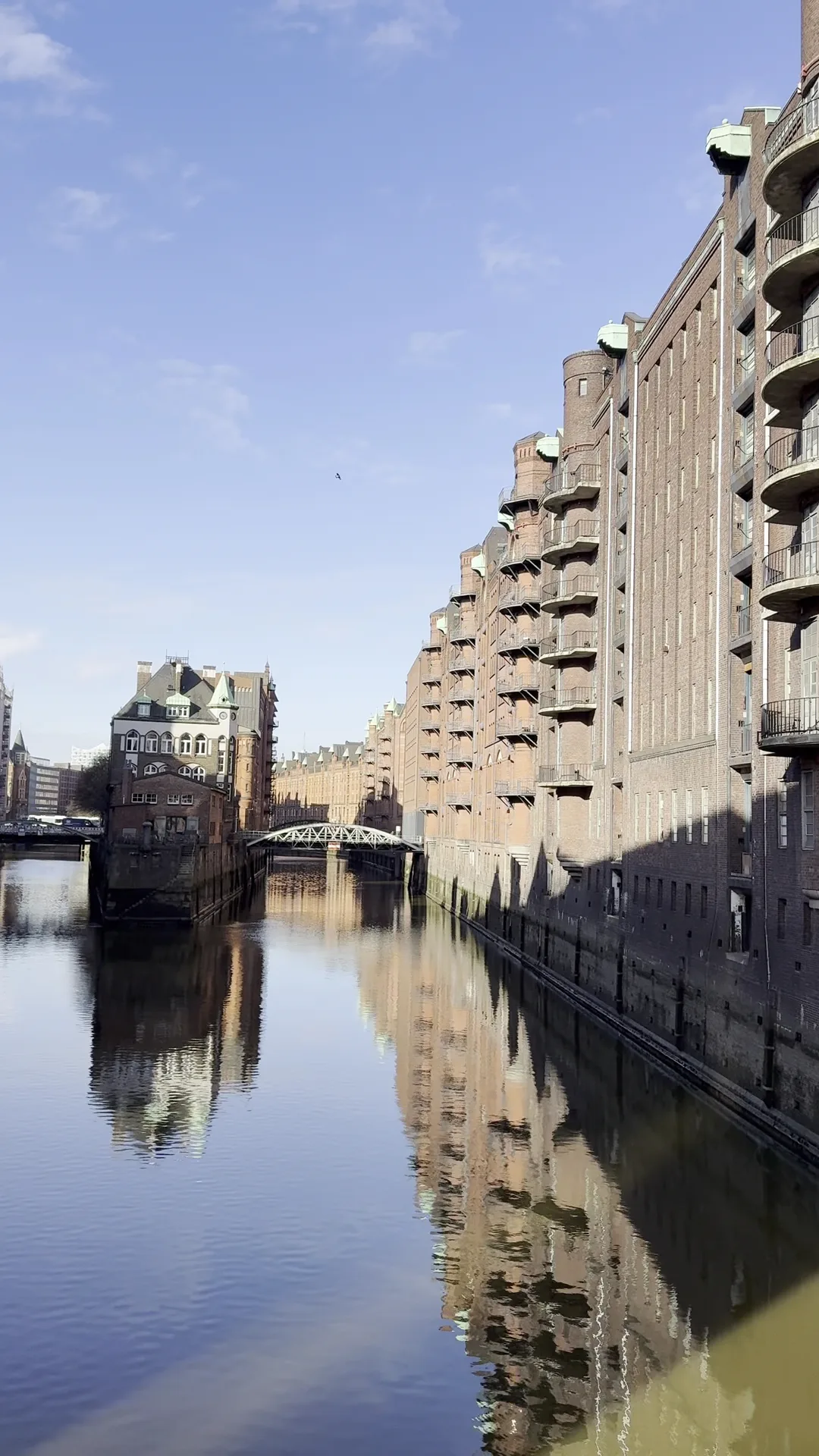 Main view at Poggenmühlen Bridge Hamburg — travel photo