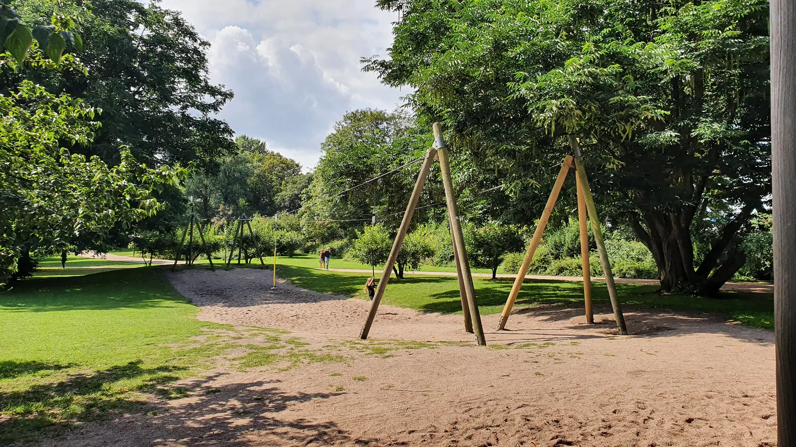 Details at Spielplatz Planten Un Blomen Große Wallanlagen Hamburg — travel photo