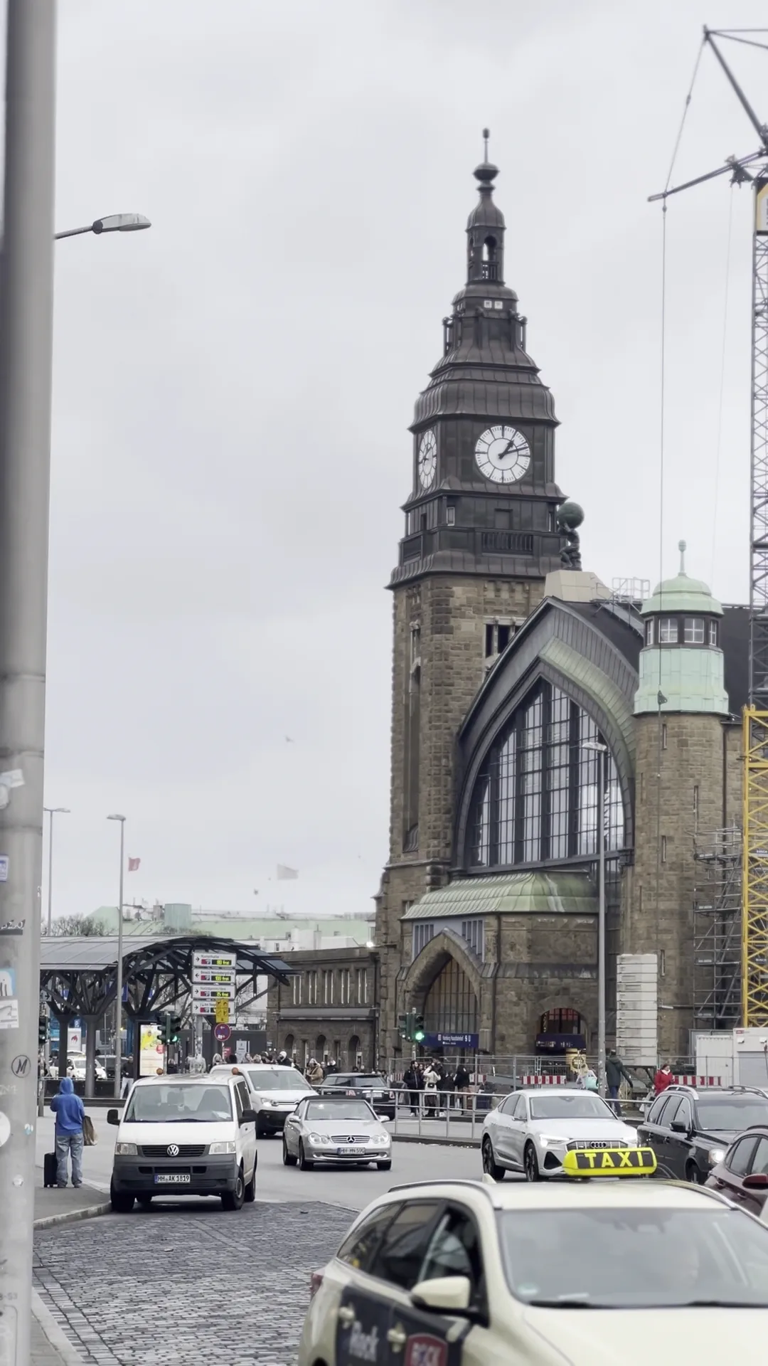 Atmosphere at Town Hall Market Hamburg — travel photo